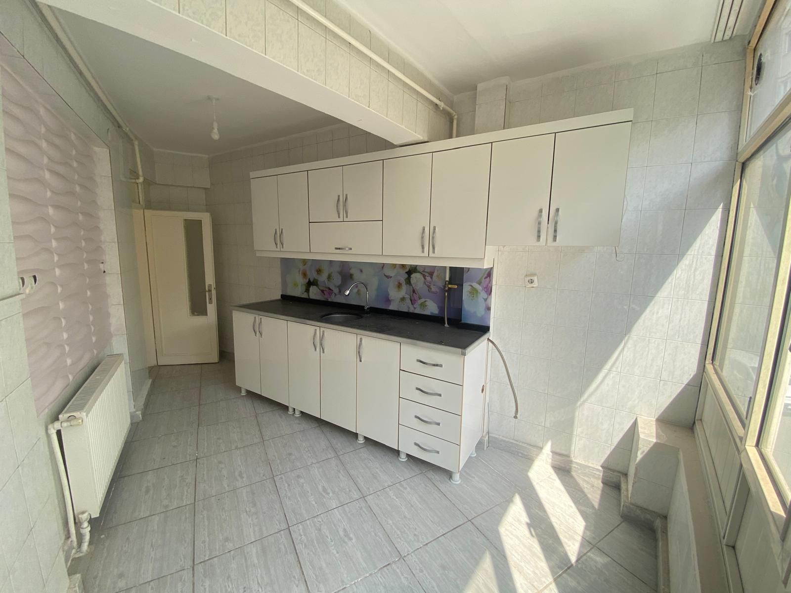 OFİS GEVRAN CADDESİNE YÜRÜME MESAFESİNDE SATILIK 3+1 FIRSAT DAİRE