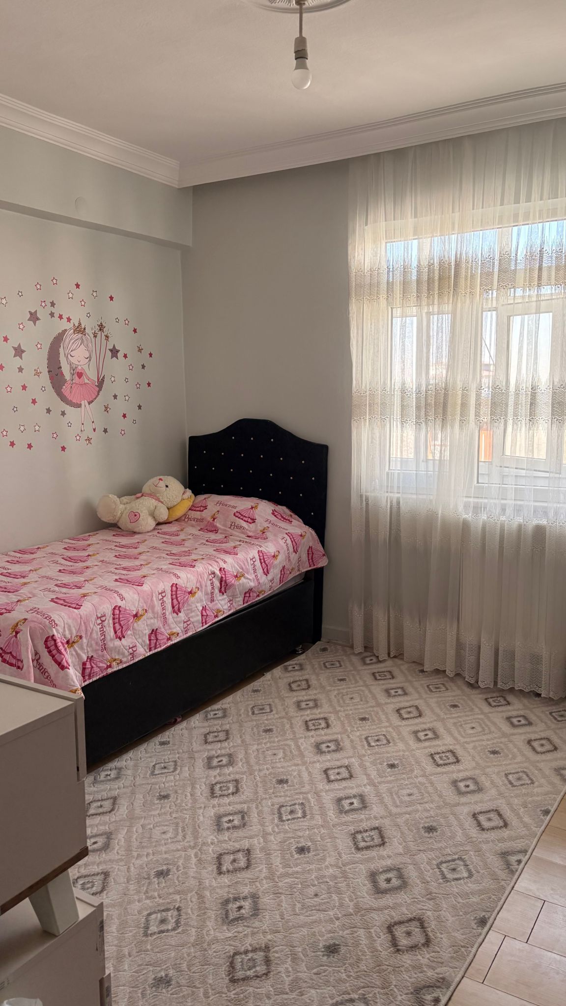 ŞEHİTLİK CADDESİNDE BAKIMLI 3+1 FIRSAT DAİRE