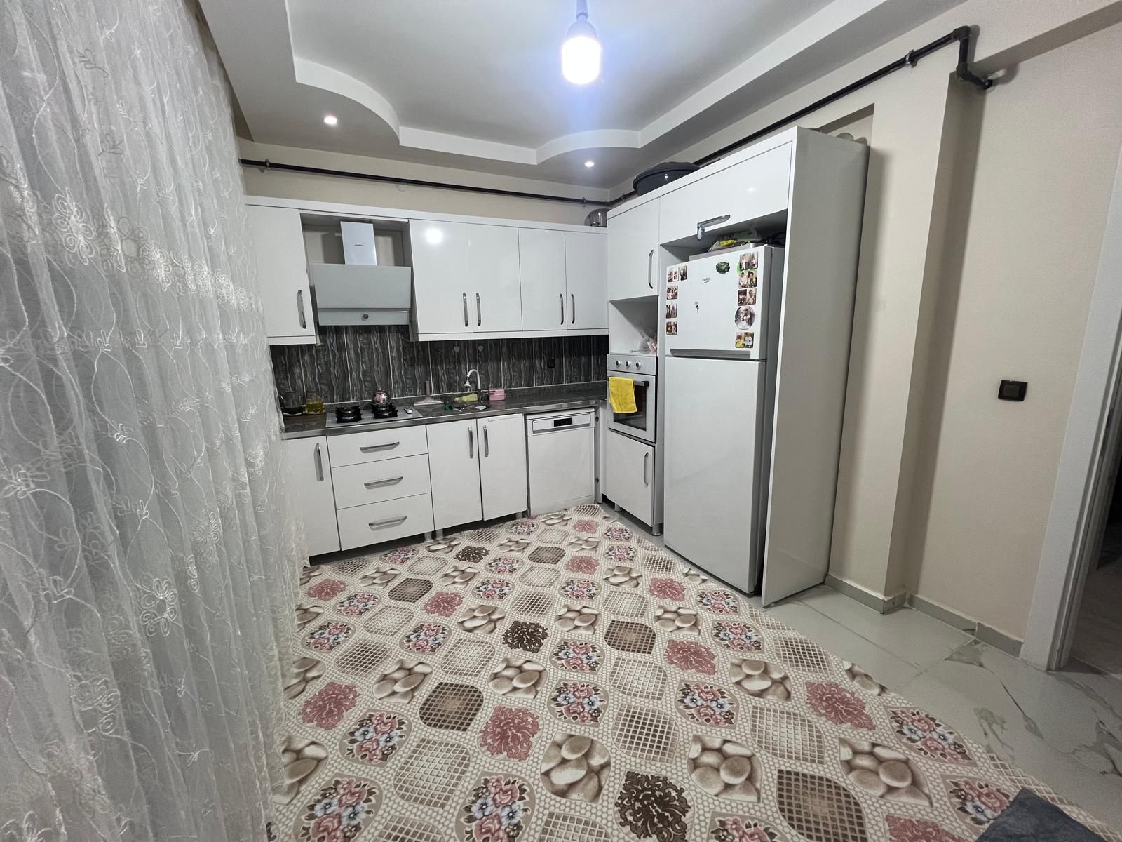 BAĞCILAR HESKİF CADDESİNDE SATILIK 2,5+1 DAİRE