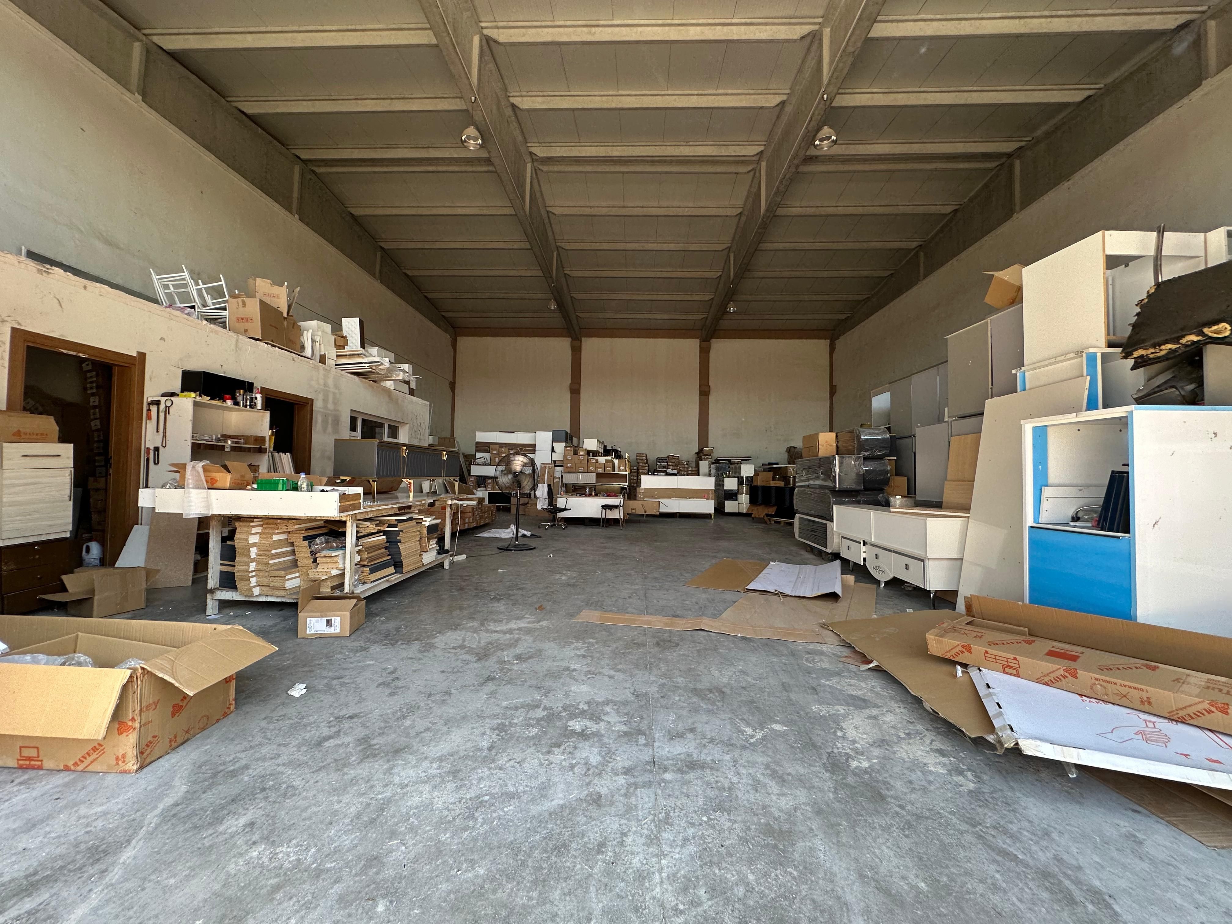 MEGA SANAYİDE 400M2 SATILIK FIRSAT DÜKKAN