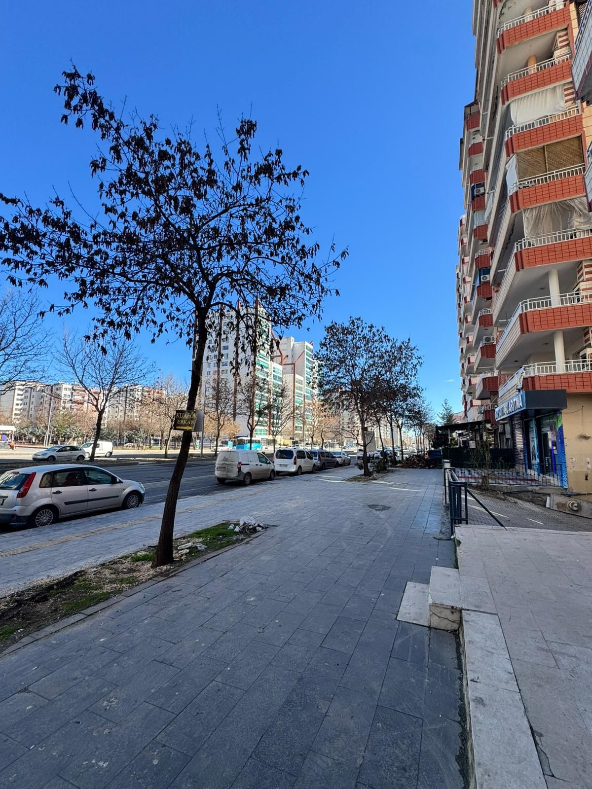 KENT MEYDANI CİVARI ANA CD. ÜZERİNDE FIRSAT İŞYERİ!