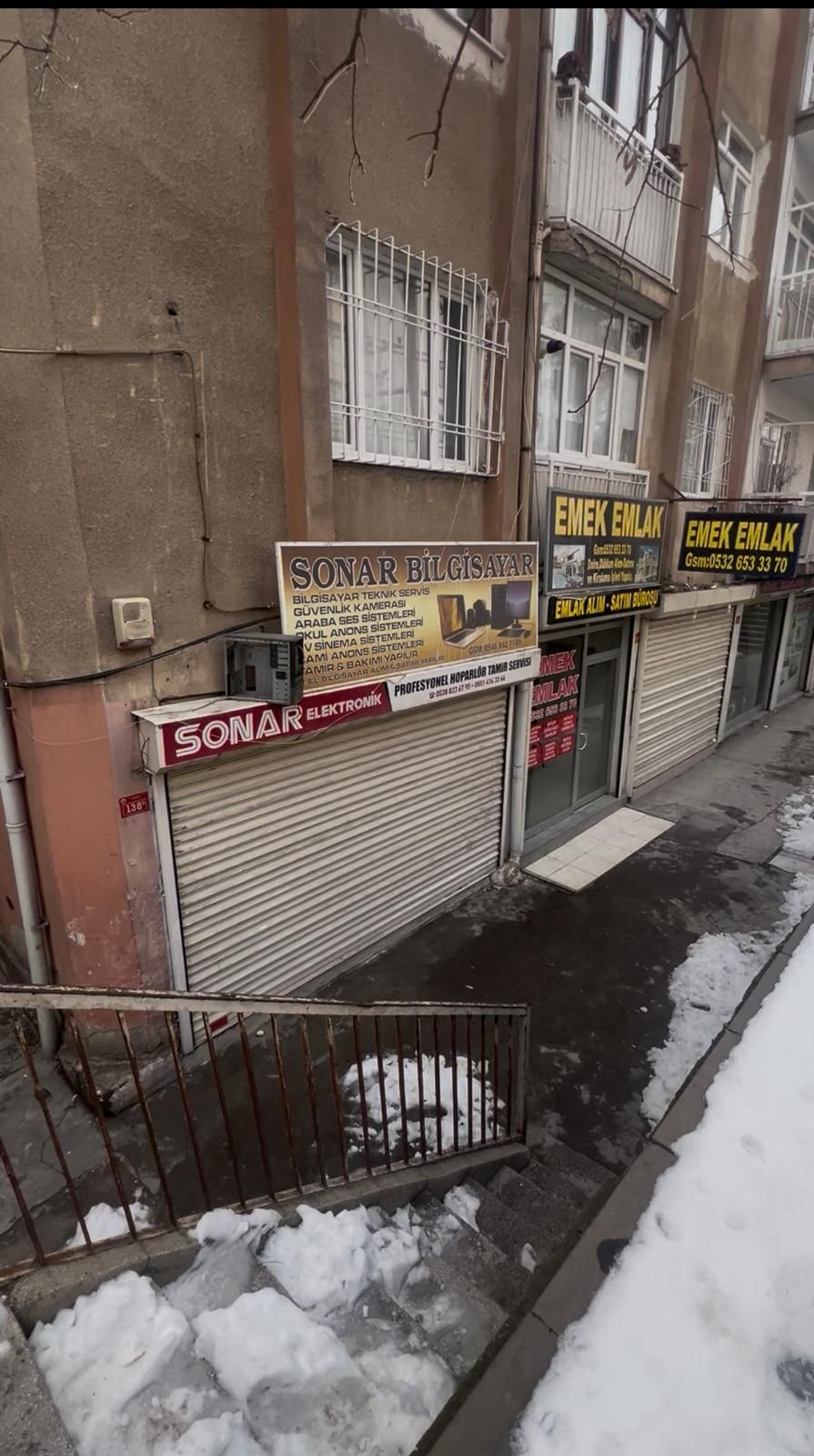 EMEK CADDESİNDE SATILIK DÜKKAN ALT KAT
