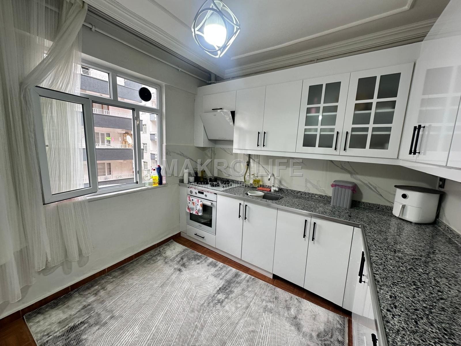 HATBOYU CADDE ÜSTÜNDE FULL YAPILI ACİL 2+1 SATILIK DAİRE