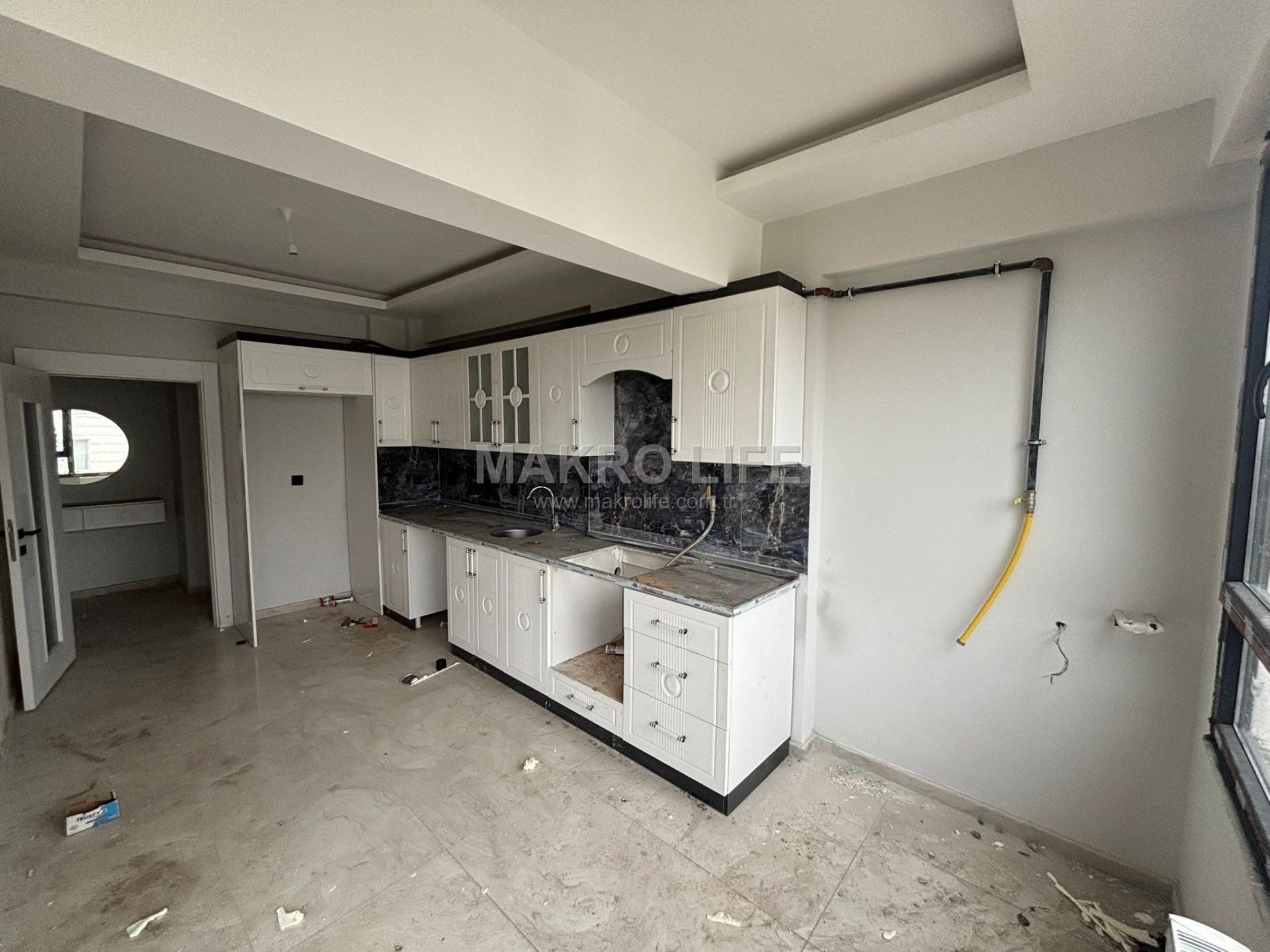 MAKRO LİFE AHMET KAYA CADDESİ ÜZERİ SIFIR BÜYÜK TİP 2+1 SATILIK DAİRE SATIYOR