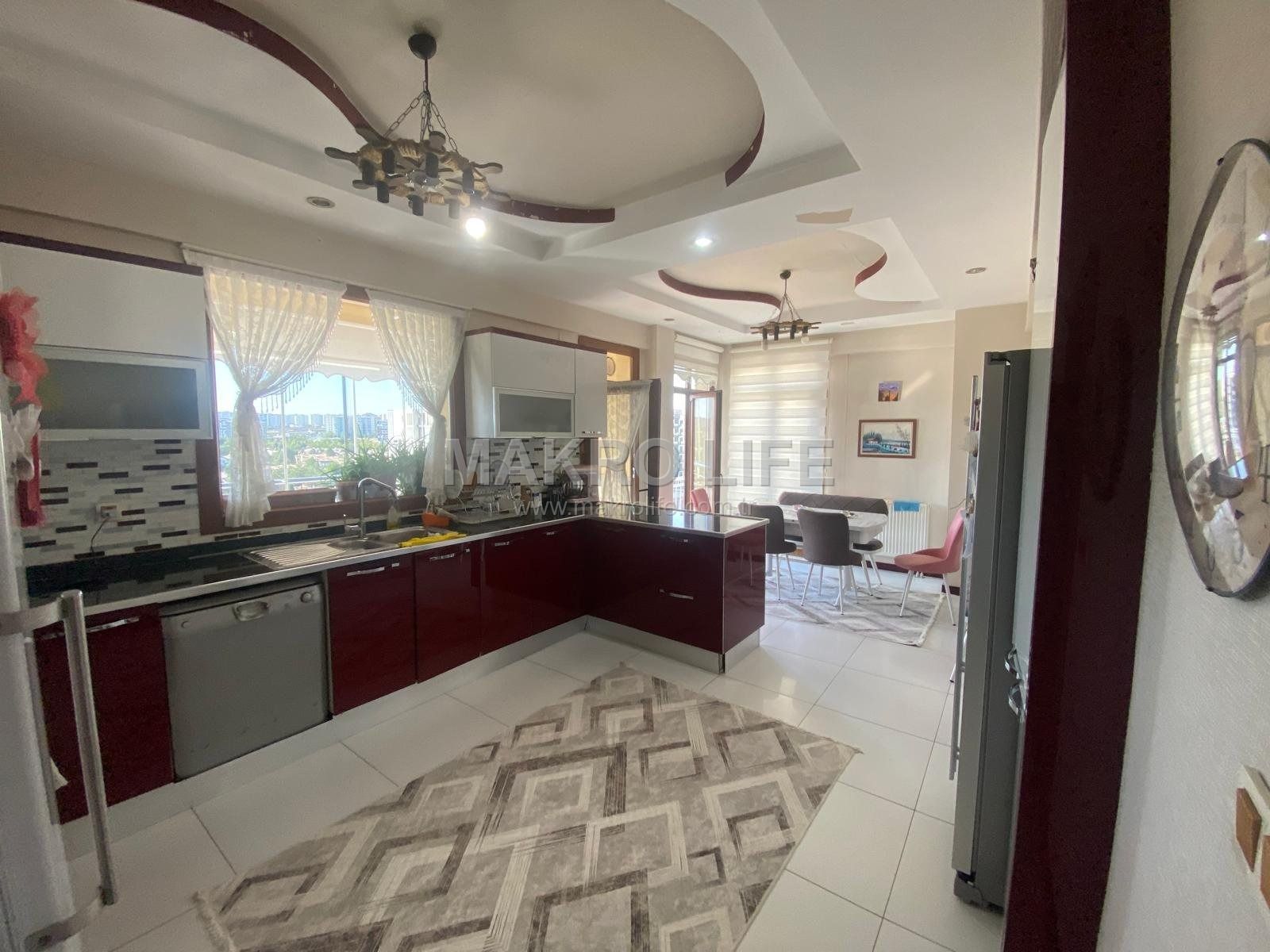 ARAM TİGRAN CADDESİNDE ACİL SATILIK 4+1 DAİRE