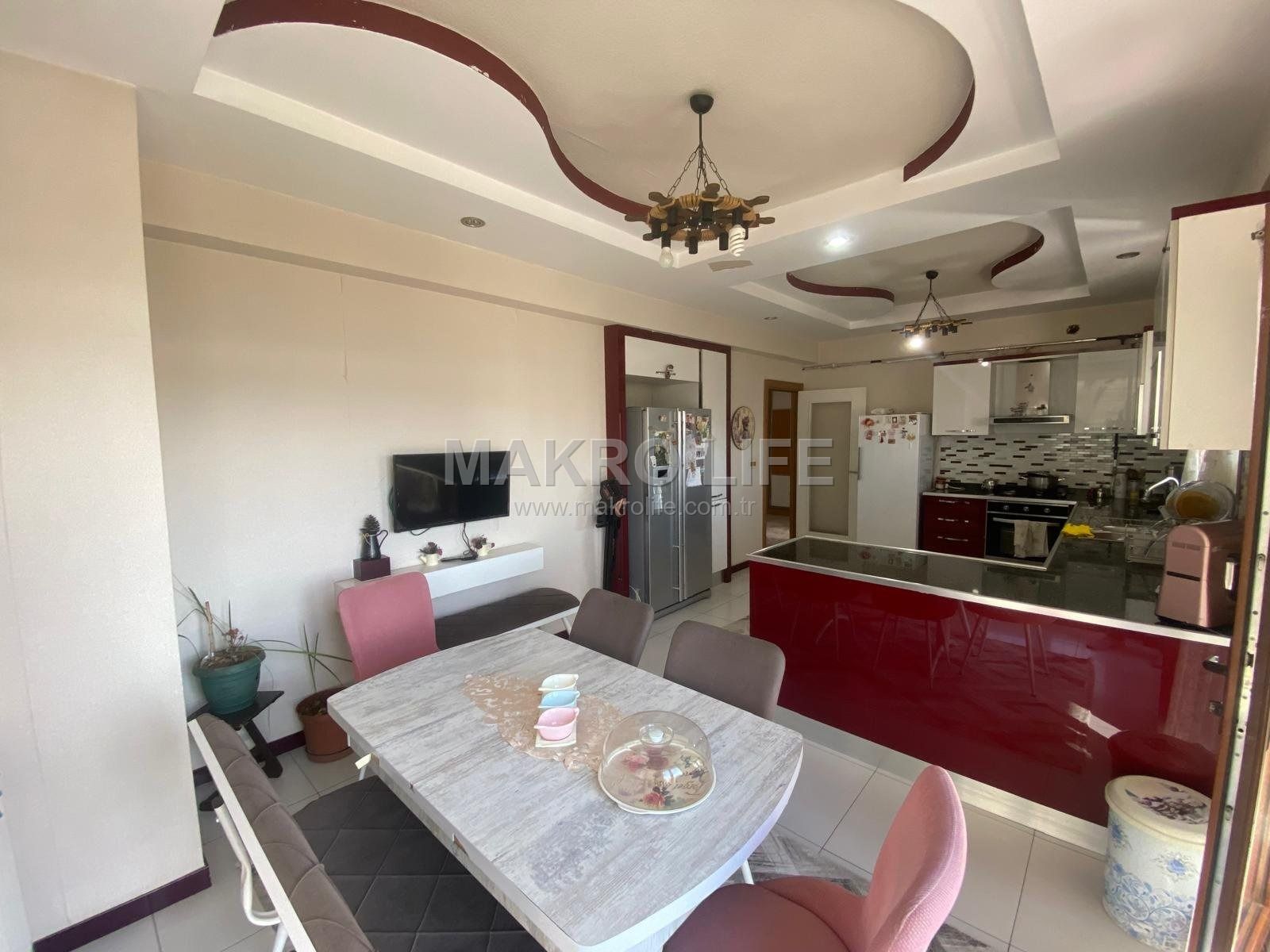 ARAM TİGRAN CADDESİNDE ACİL SATILIK 4+1 DAİRE