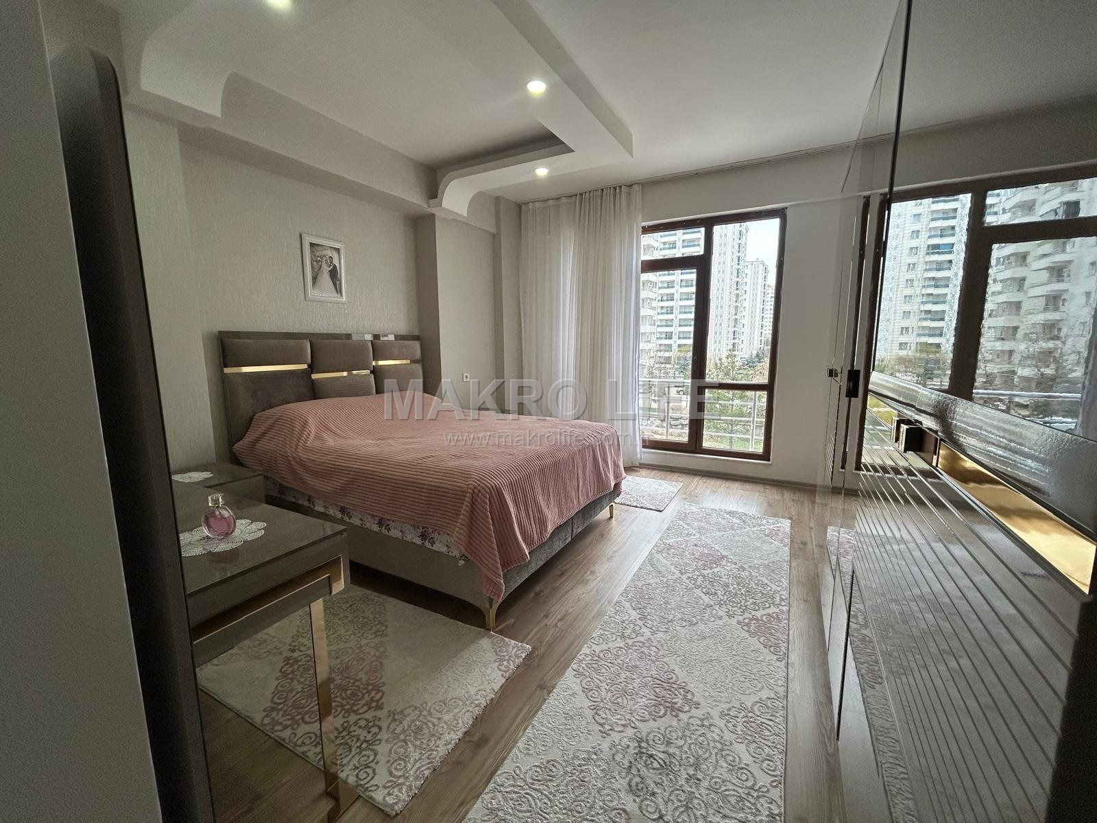 FABRİKA MAHALLESİ CADDE ÜZERİNDE SATILIK 3+1 DAİRE!