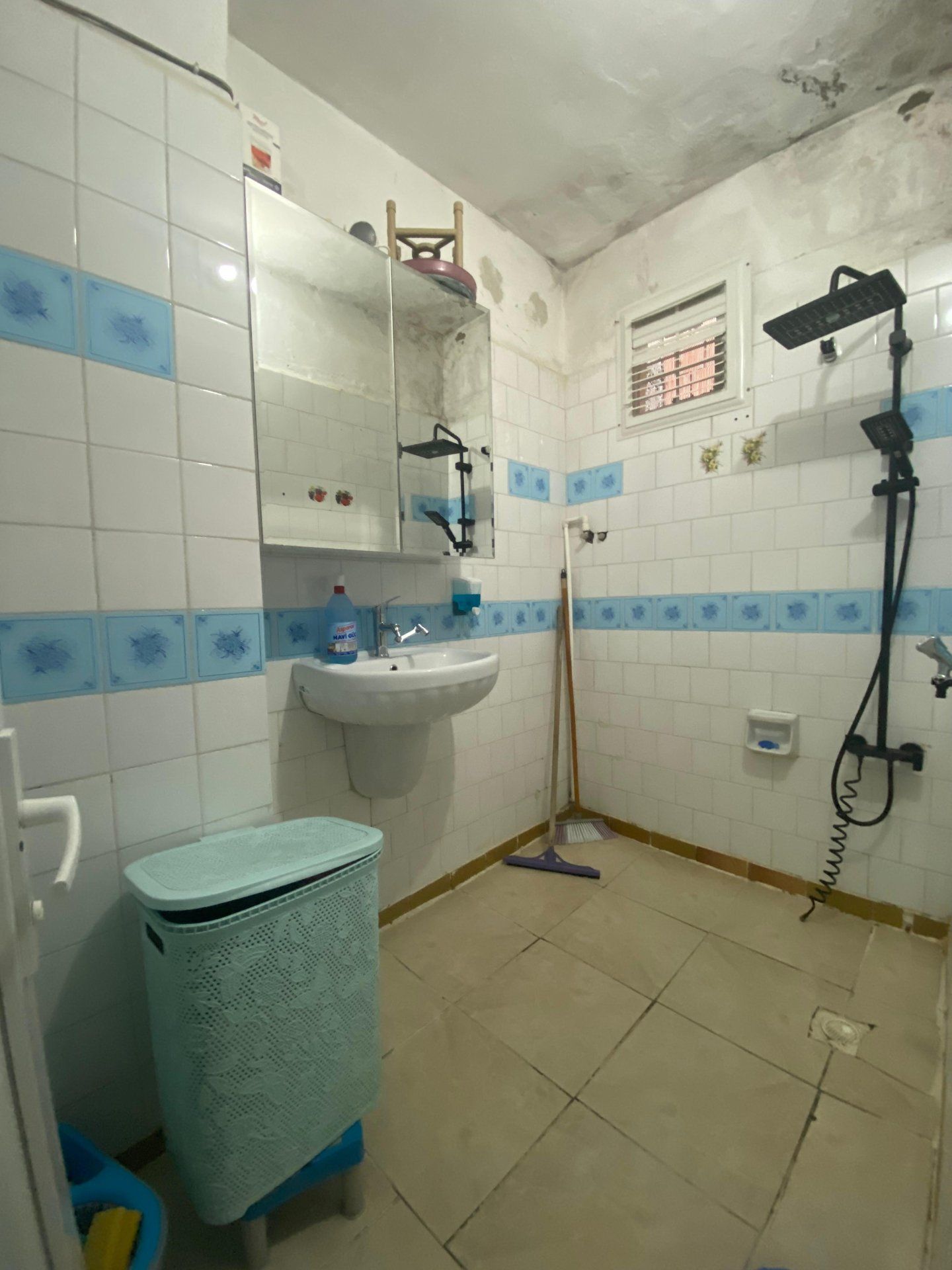 BAĞLAR 5 NİSANDA SATILIK MASRAFLI 2+1 DAİRE