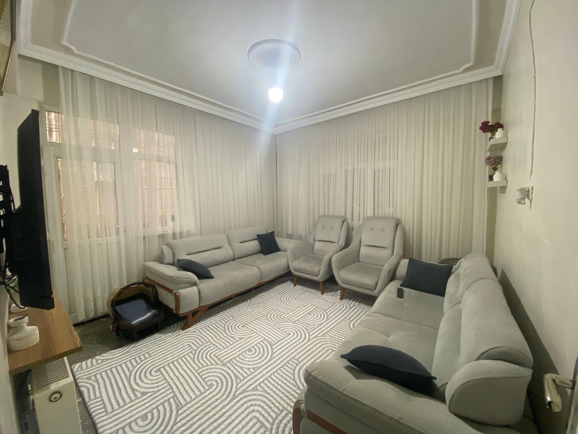 BAĞLAR 5 NİSANDA SATILIK MASRAFLI 2+1 DAİRE