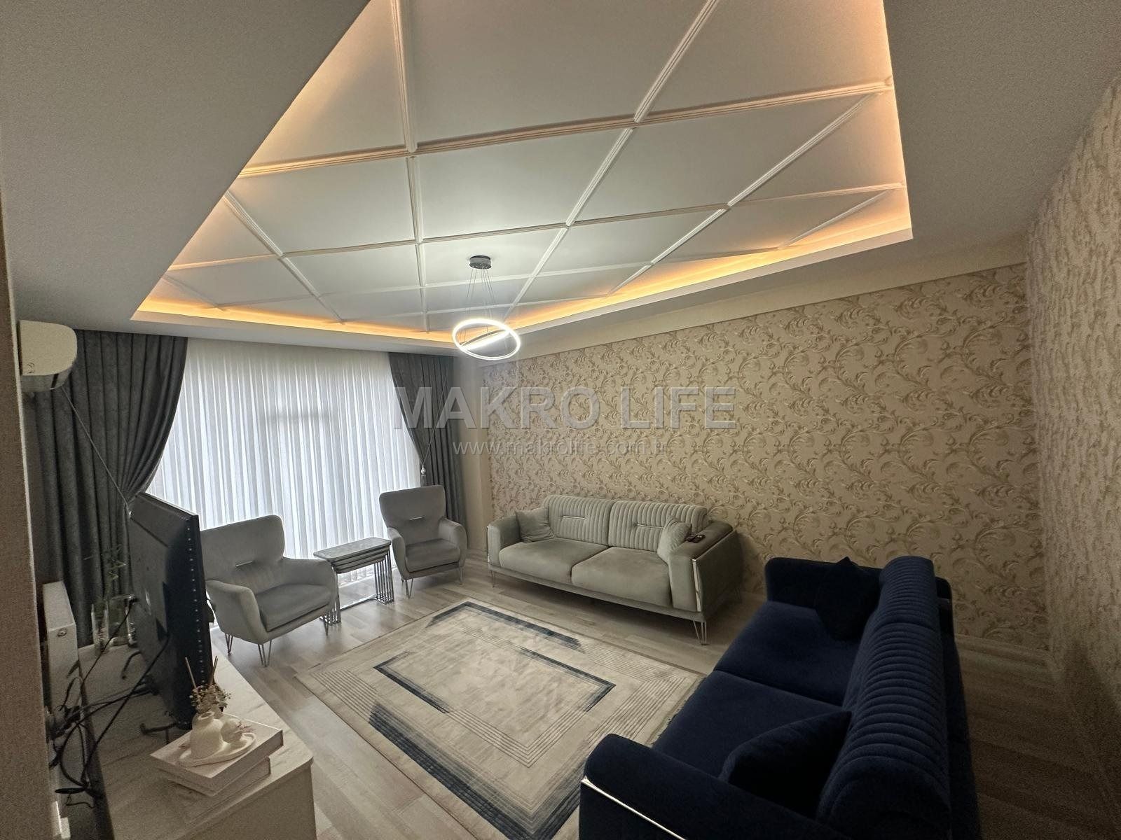 BAĞCILARIN EN GÖZDE NOKTASINDA ANA CADDE ÜZERİ FIRSAT DAİRE!