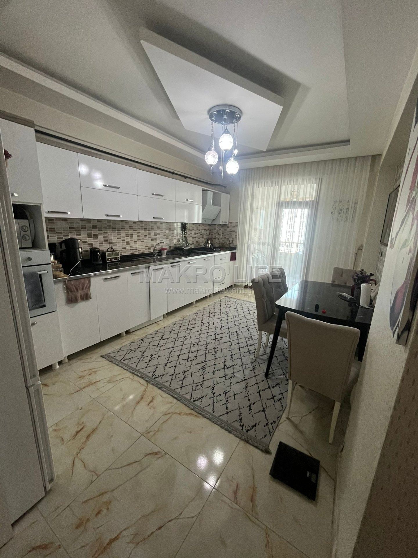 HAVAALANI KAVŞAĞINDA ACİL SATILIK 3+1 DAİRE