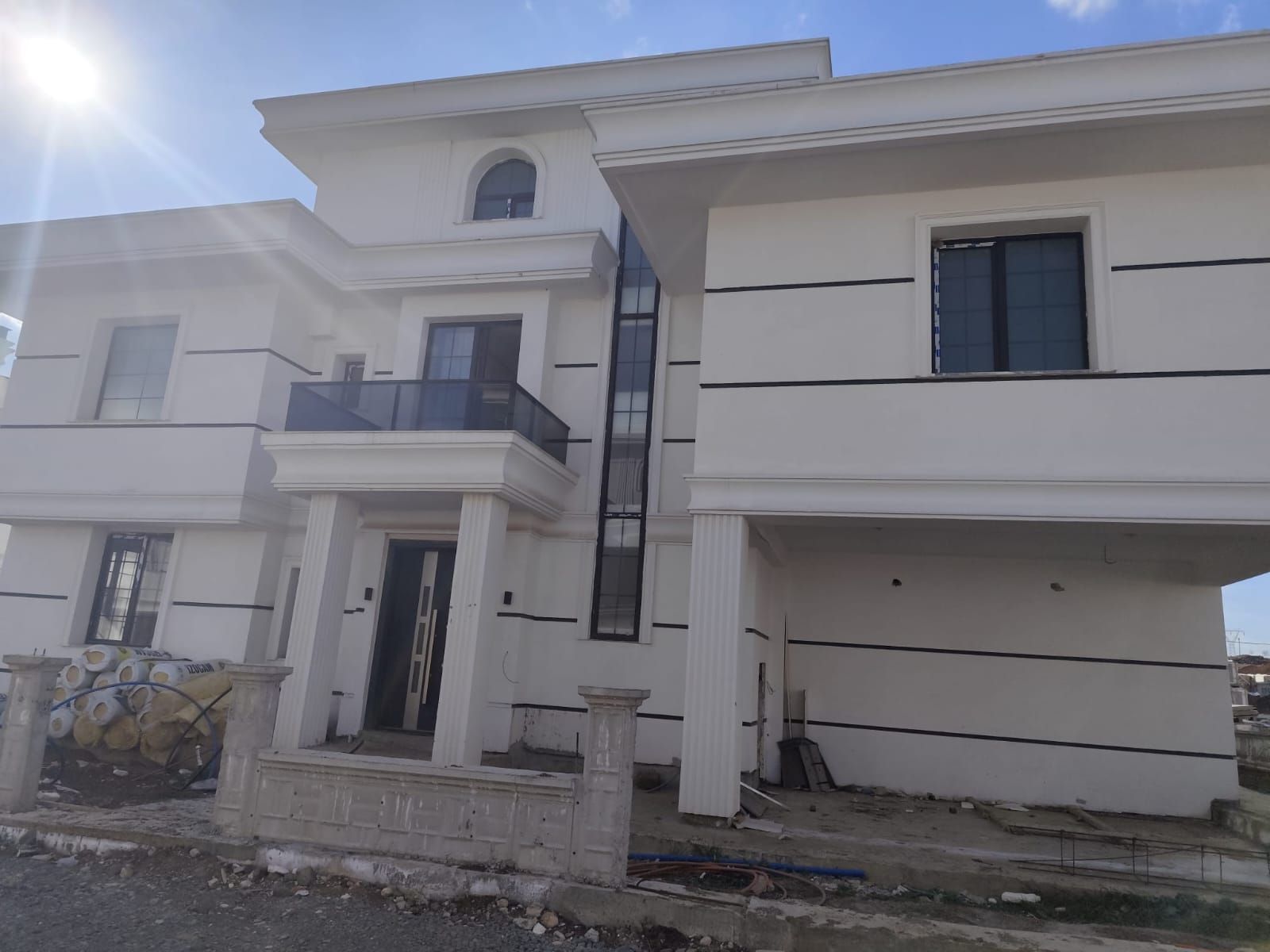MAKRO LİFE GAYRİMENKUL'DEN 450 EVLER CİVARI SATILIK LÜKS TRİPLEX VİLLA