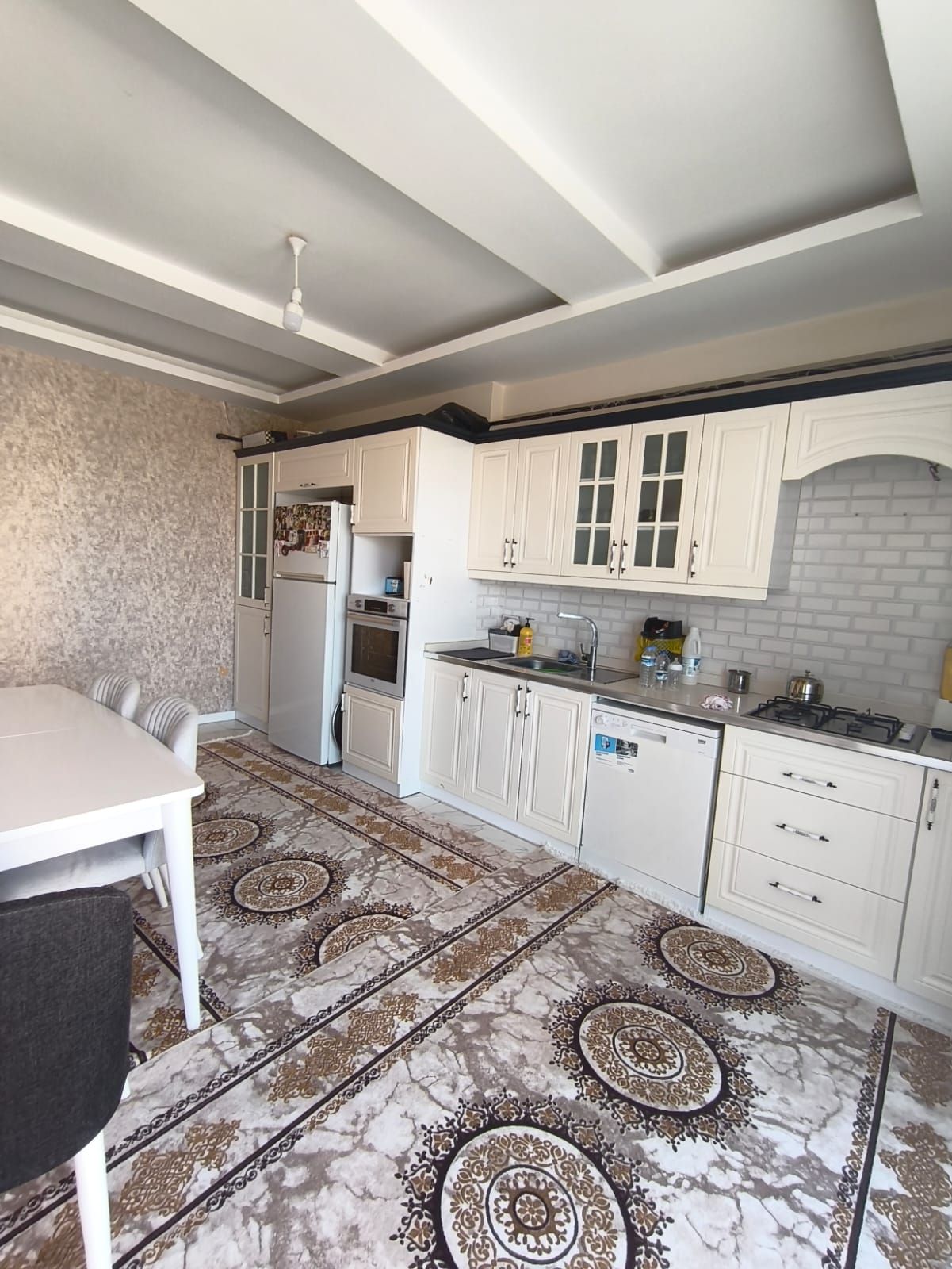 ÜÇKUYULAR 3+1 LÜKS DAİRE
