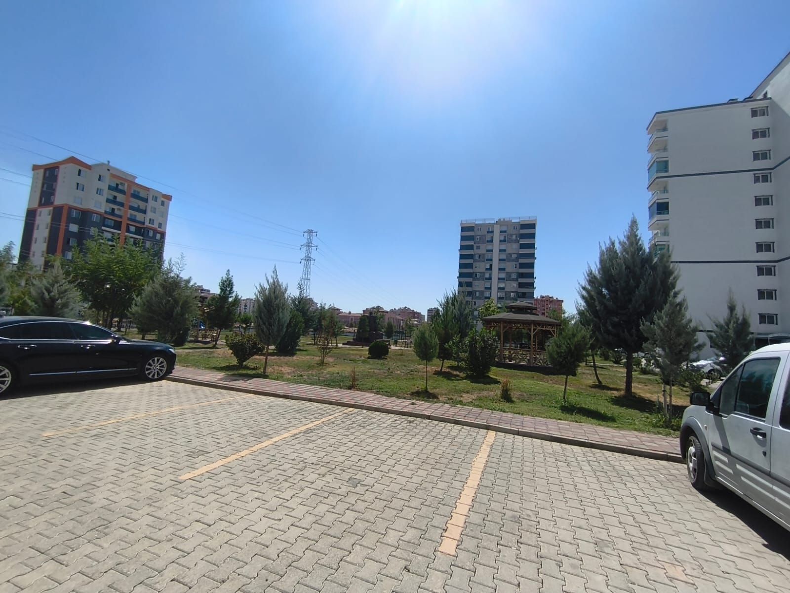 ÜÇKUYULAR 3+1 LÜKS DAİRE