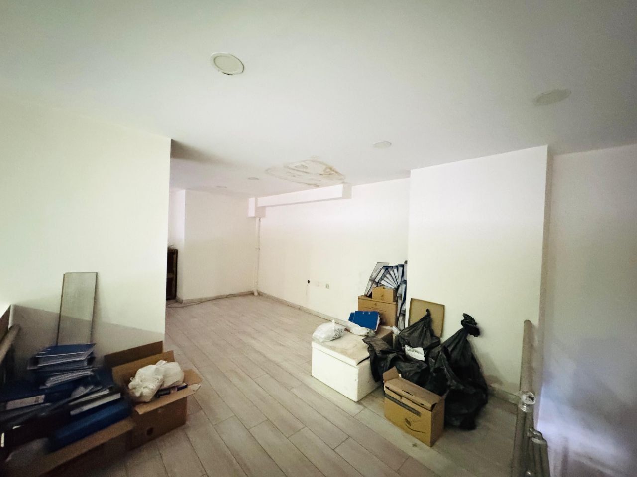 NİL KOLEJİ KARŞISI ANAYOL ÜSTÜ SATILIK DÜKKAN