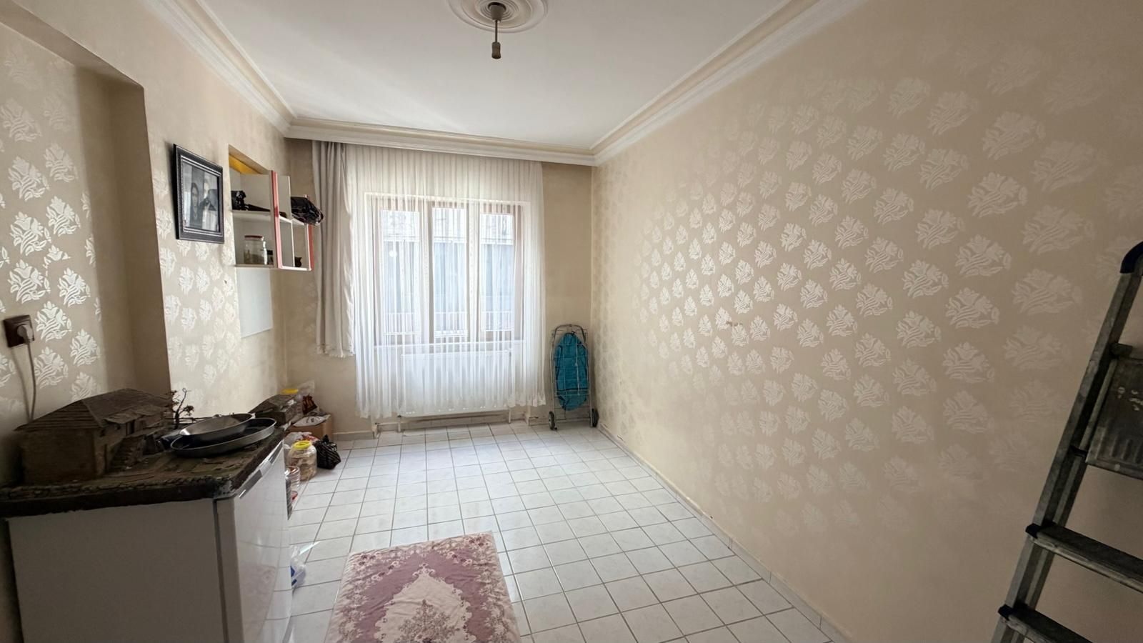 TESİSLERDE ANA CADDE ÜSTÜNDE 3+1 SATILIK DAİRE