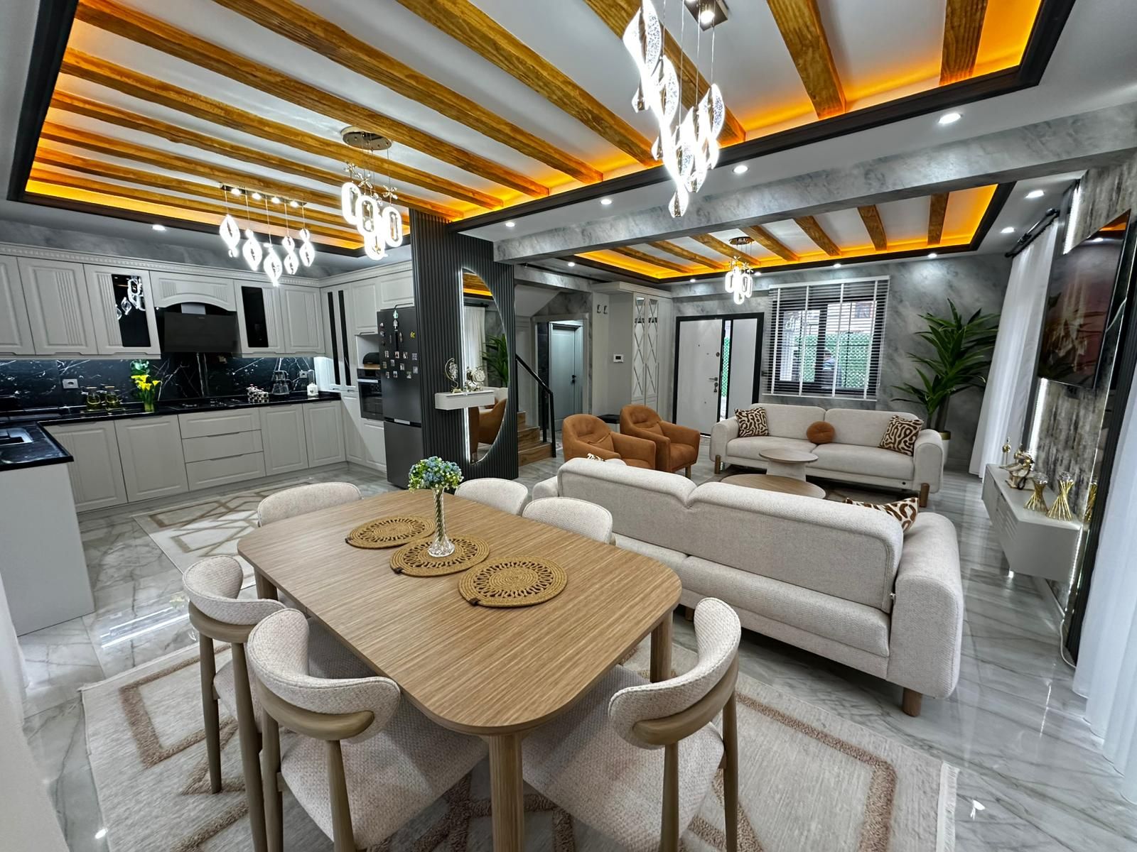 TOPTANCILAR DA DAİRE FİYATINA ACİL SATILIK 4.5+1 TRİPLEX VİLLA