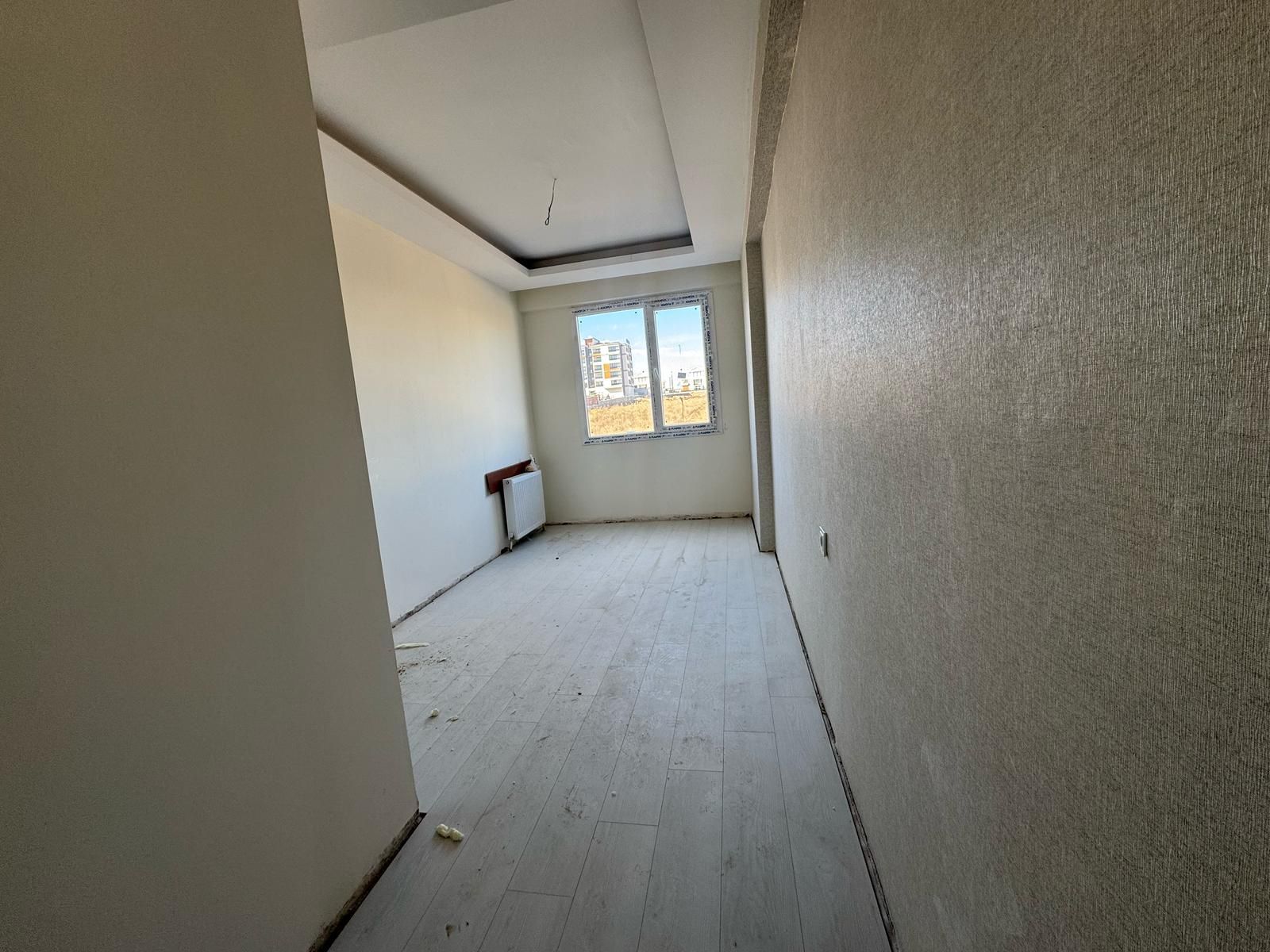 TEKNO KENT ARKASINDA TAKASA AÇIK 2+1 SATILIK DAİRE