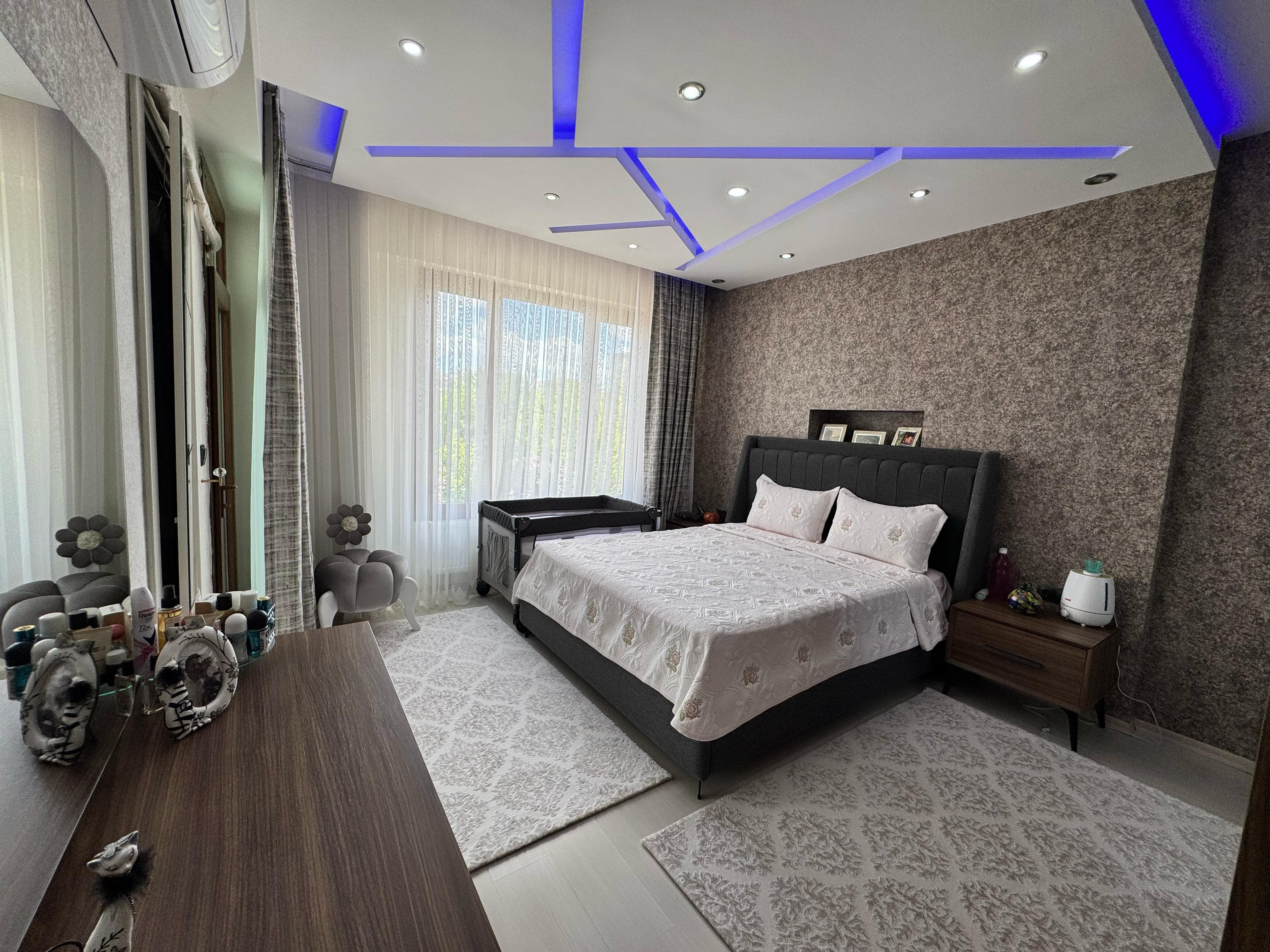 75.CD ÜZERİ FULL MASRAFLI ACİL SATILIK 4+1 DAİRE!