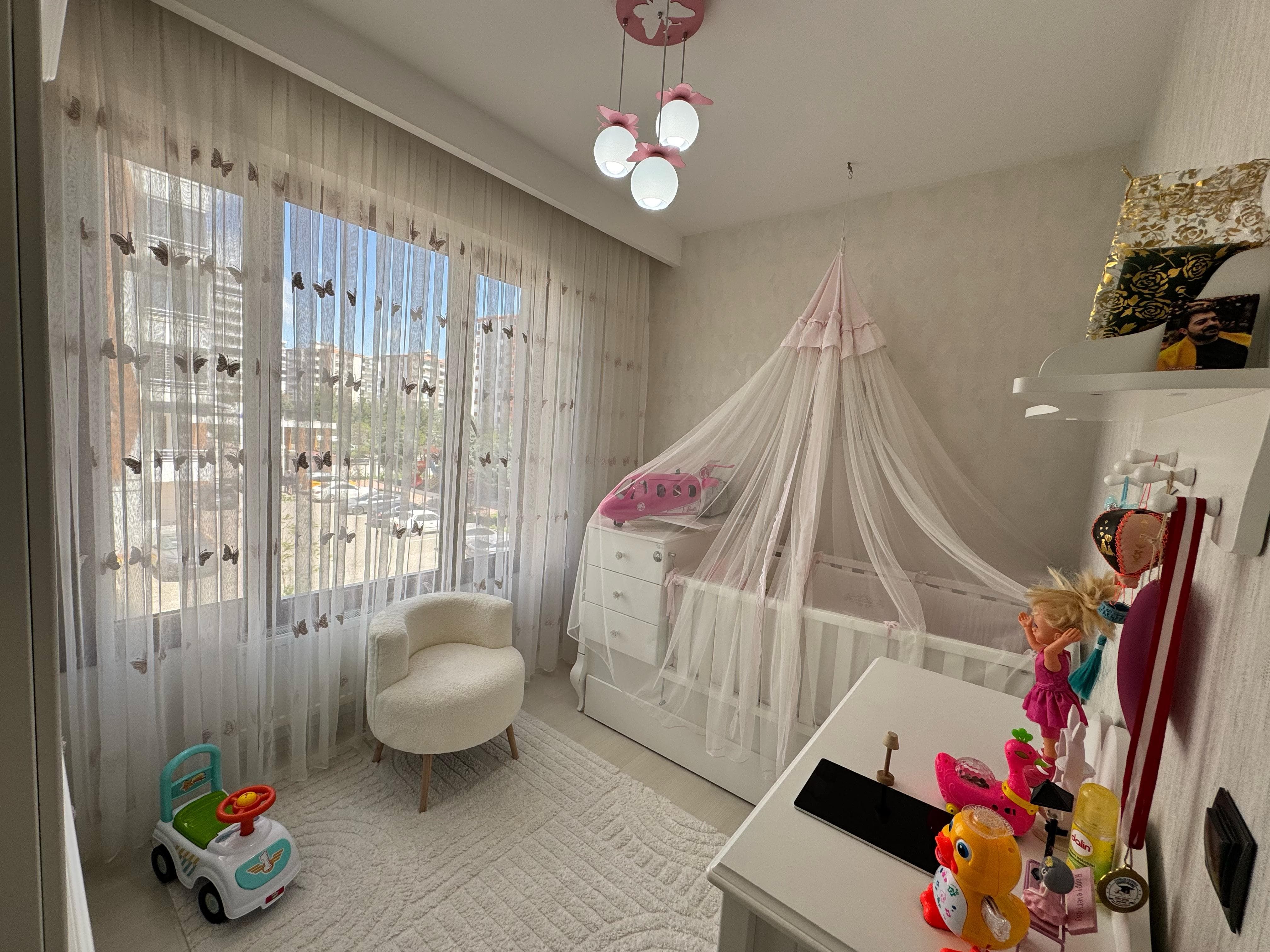 75.CD ÜZERİ FULL MASRAFLI ACİL SATILIK 4+1 DAİRE!