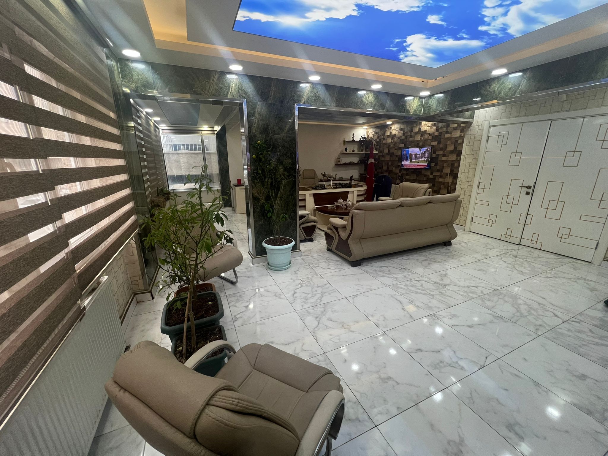 OFİS MERKEZİ KONUMDA İŞYERİNE UYGUN 2,5+1 DAİRE