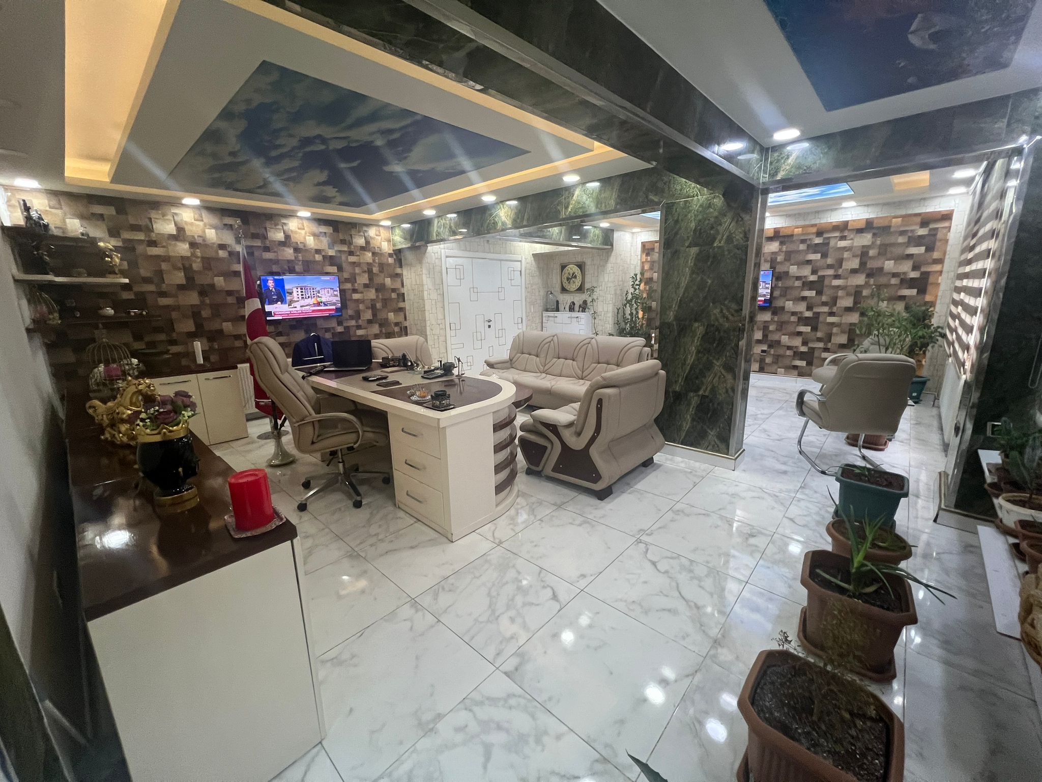 OFİS MERKEZİ KONUMDA İŞYERİNE UYGUN 2,5+1 DAİRE