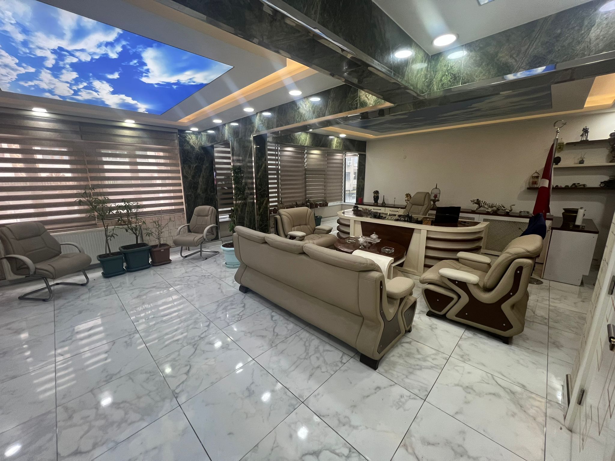 OFİS MERKEZİ KONUMDA İŞYERİNE UYGUN 2,5+1 DAİRE