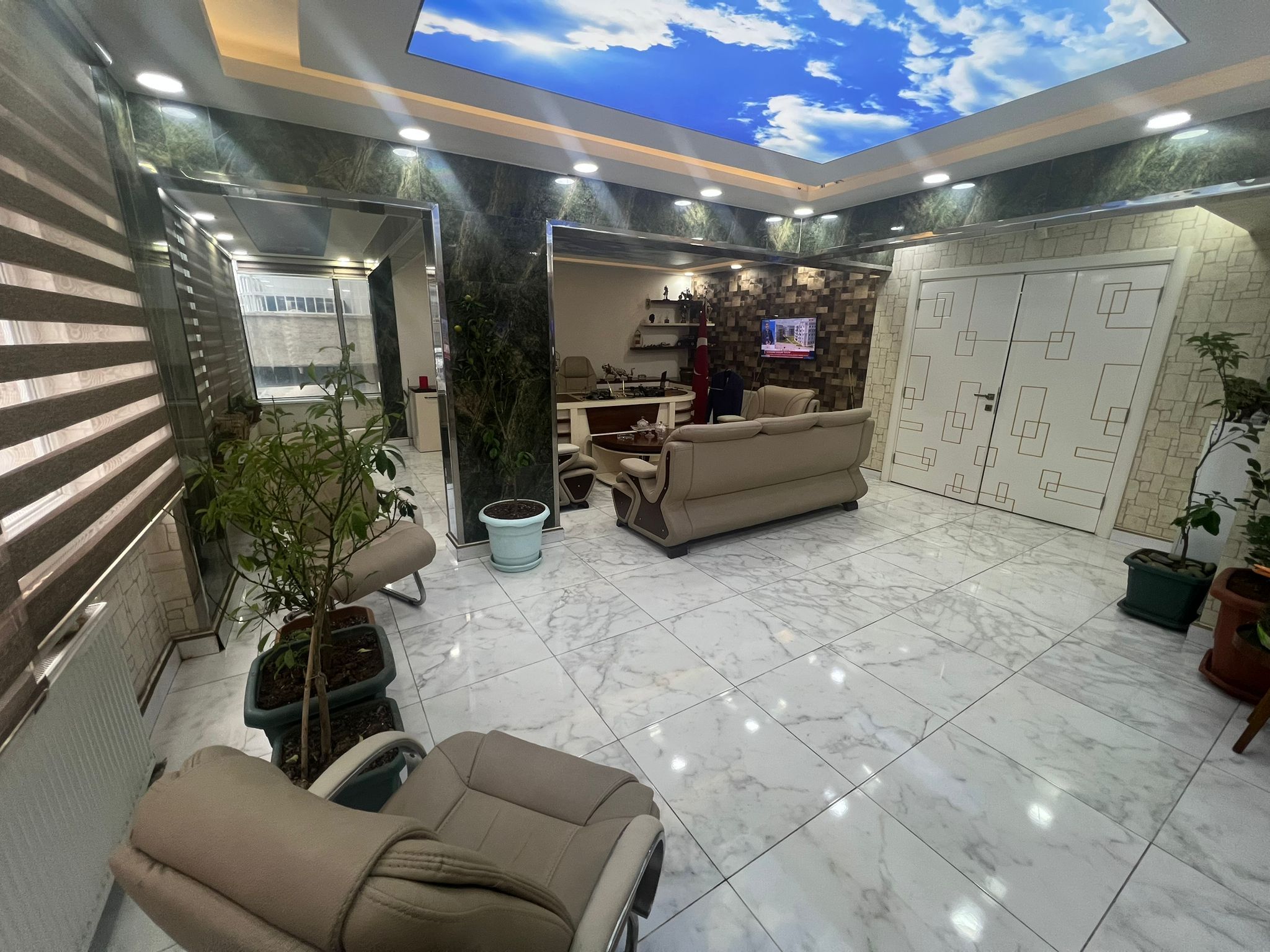 OFİS MERKEZİ KONUMDA İŞYERİNE UYGUN 2,5+1 DAİRE