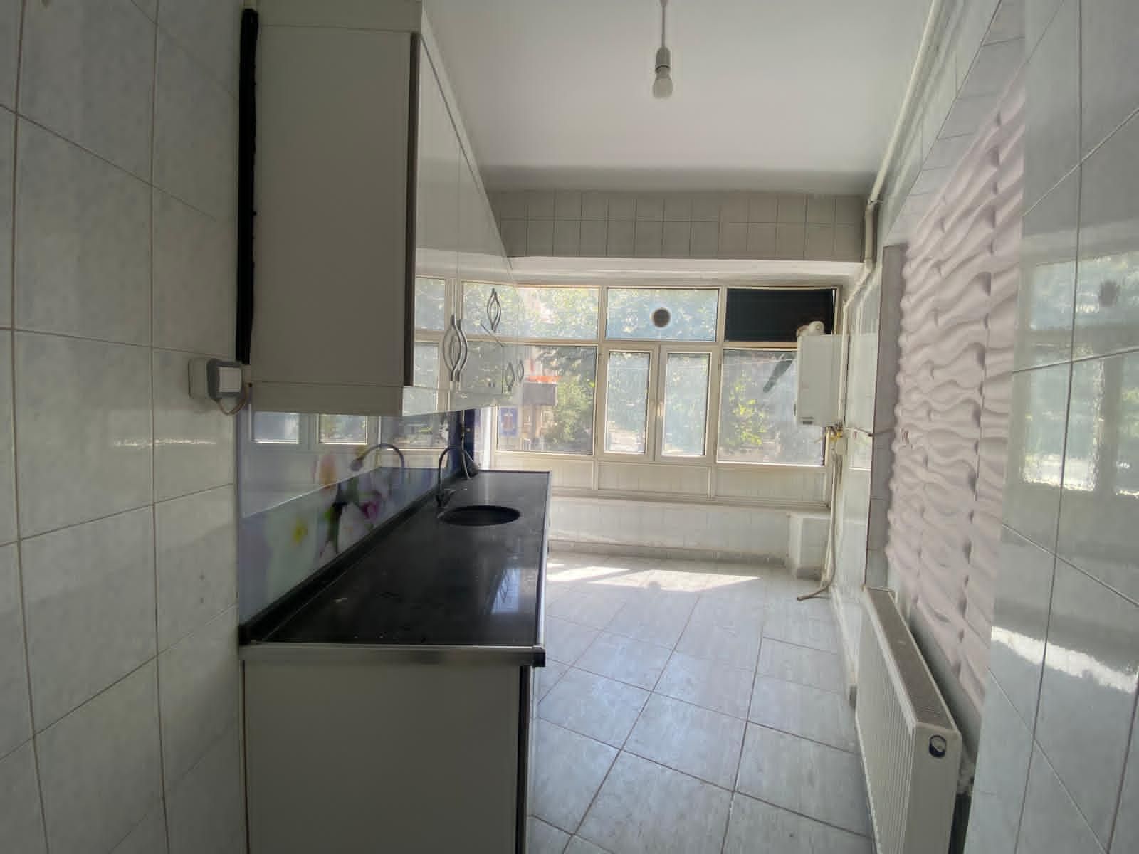 OFİS GEVRAN CADDESİNE YÜRÜME MESAFESİNDE SATILIK 3+1 FIRSAT DAİRE