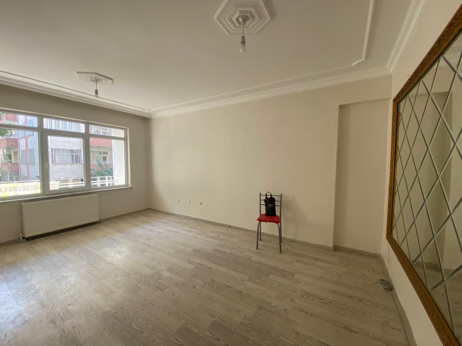 OFİS GEVRAN CADDESİNE YÜRÜME MESAFESİNDE SATILIK 3+1 FIRSAT DAİRE