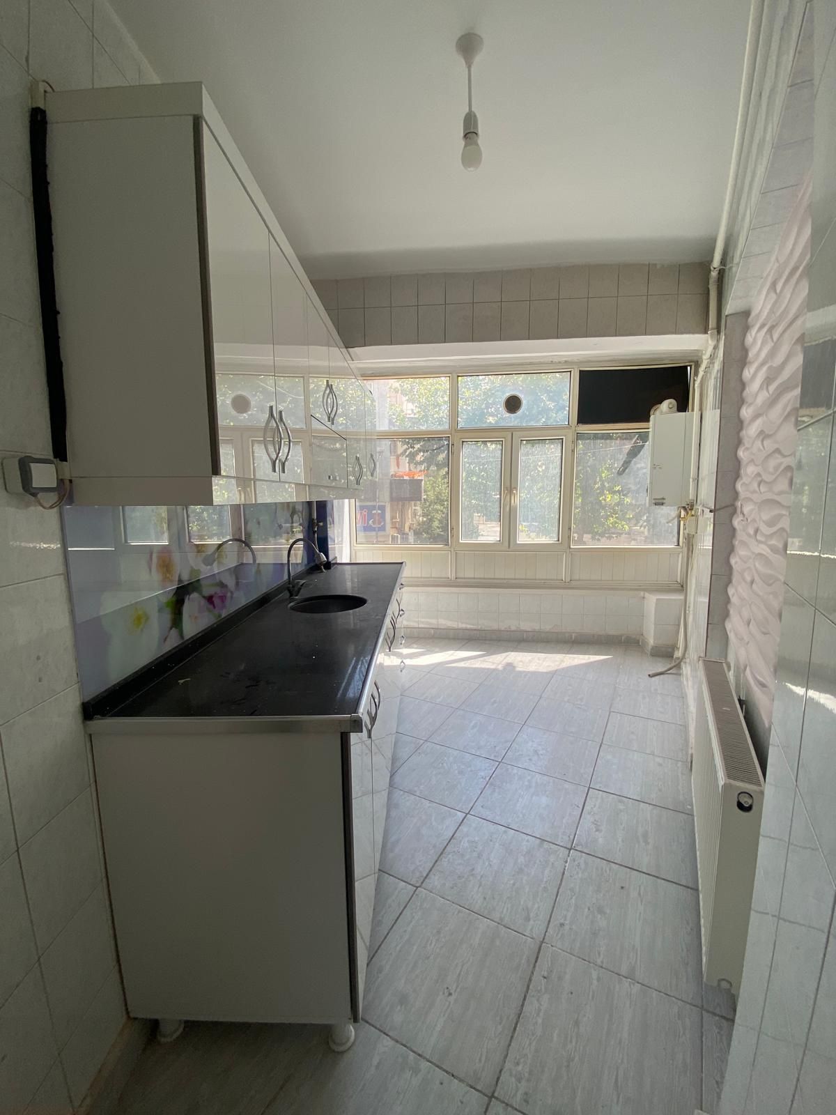 OFİS GEVRAN CADDESİNE YÜRÜME MESAFESİNDE SATILIK 3+1 FIRSAT DAİRE