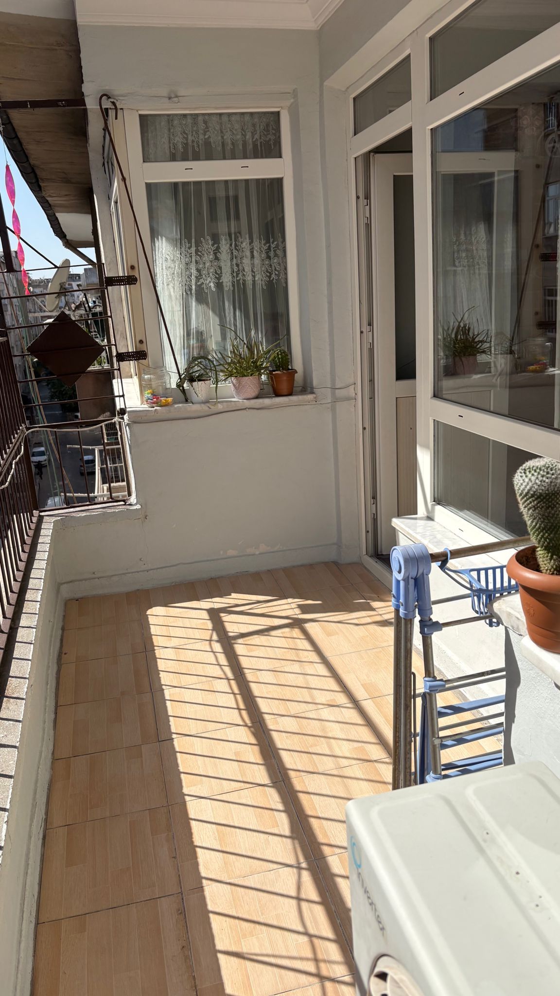 ŞEHİTLİK CADDESİNDE BAKIMLI 3+1 FIRSAT DAİRE