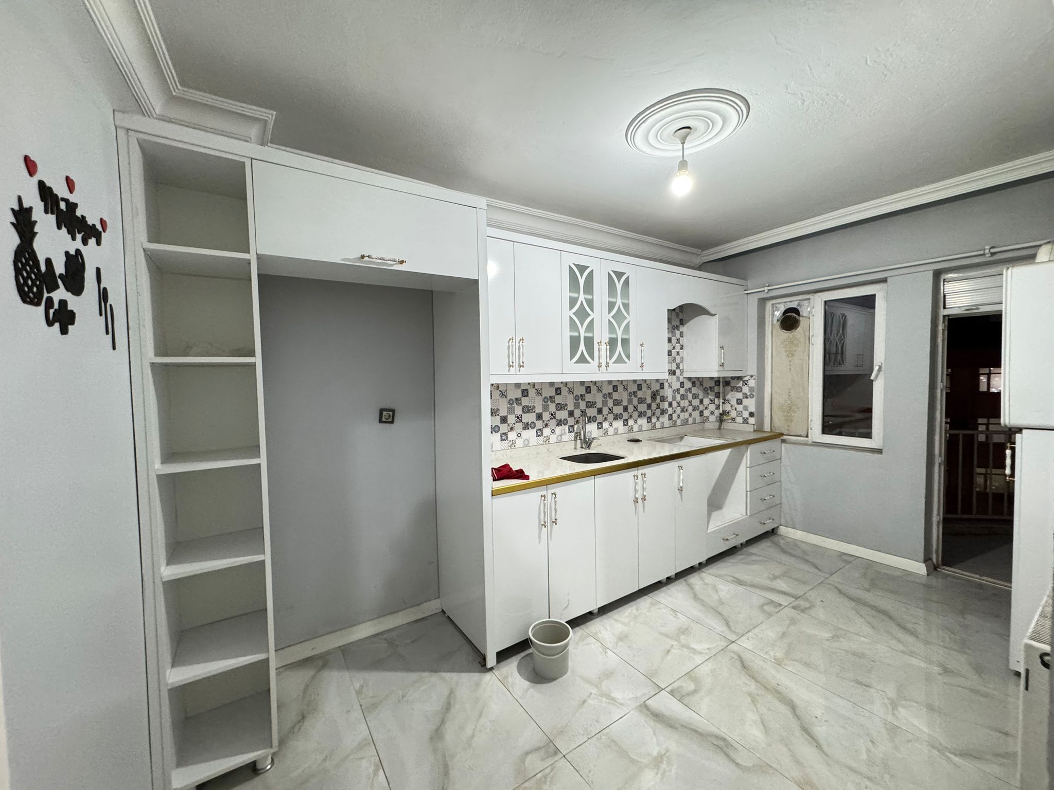 TESİSLER DİŞ HASTANESİ YANINDA SATILIK 3+1 FUL BAKIMLI DAİRE
