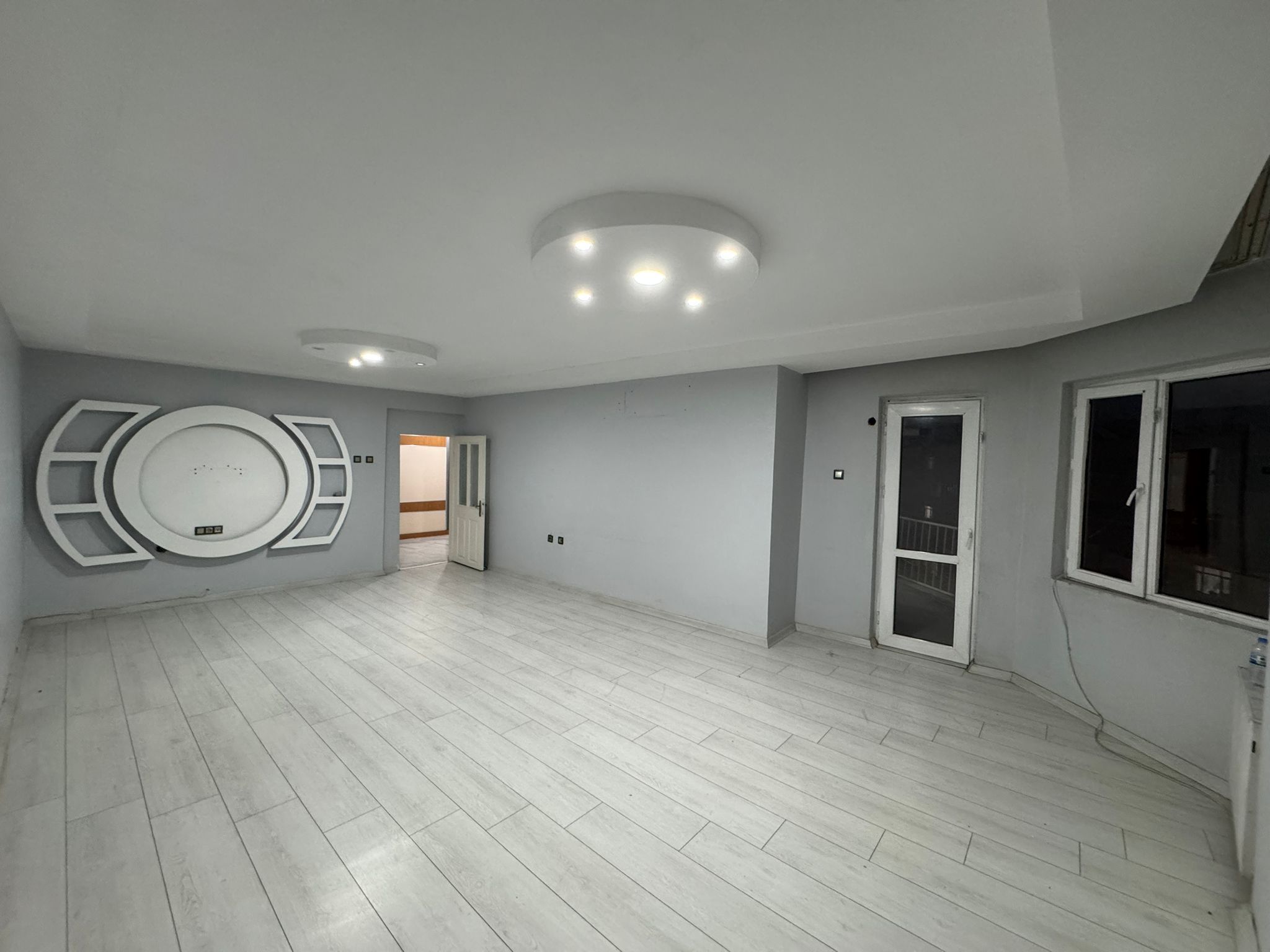 TESİSLER DİŞ HASTANESİ YANINDA SATILIK 3+1 FUL BAKIMLI DAİRE