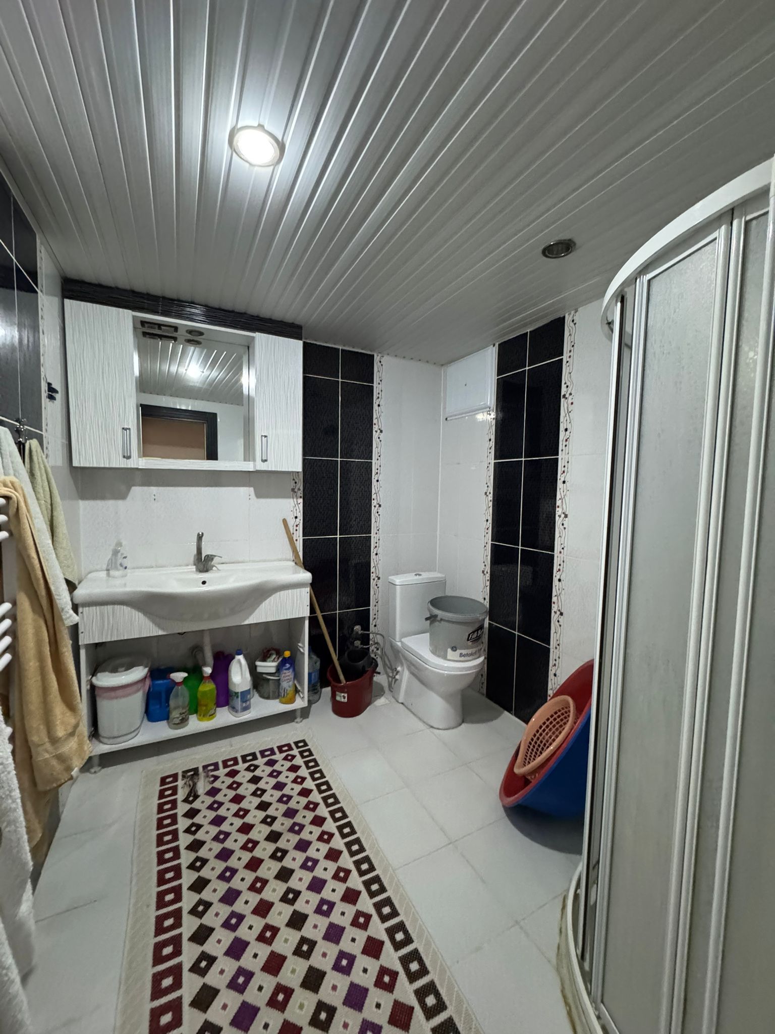 ÜÇKUYULARDA ACİL SATILIK 3+1 DÜŞÜK KATLI DAİRE