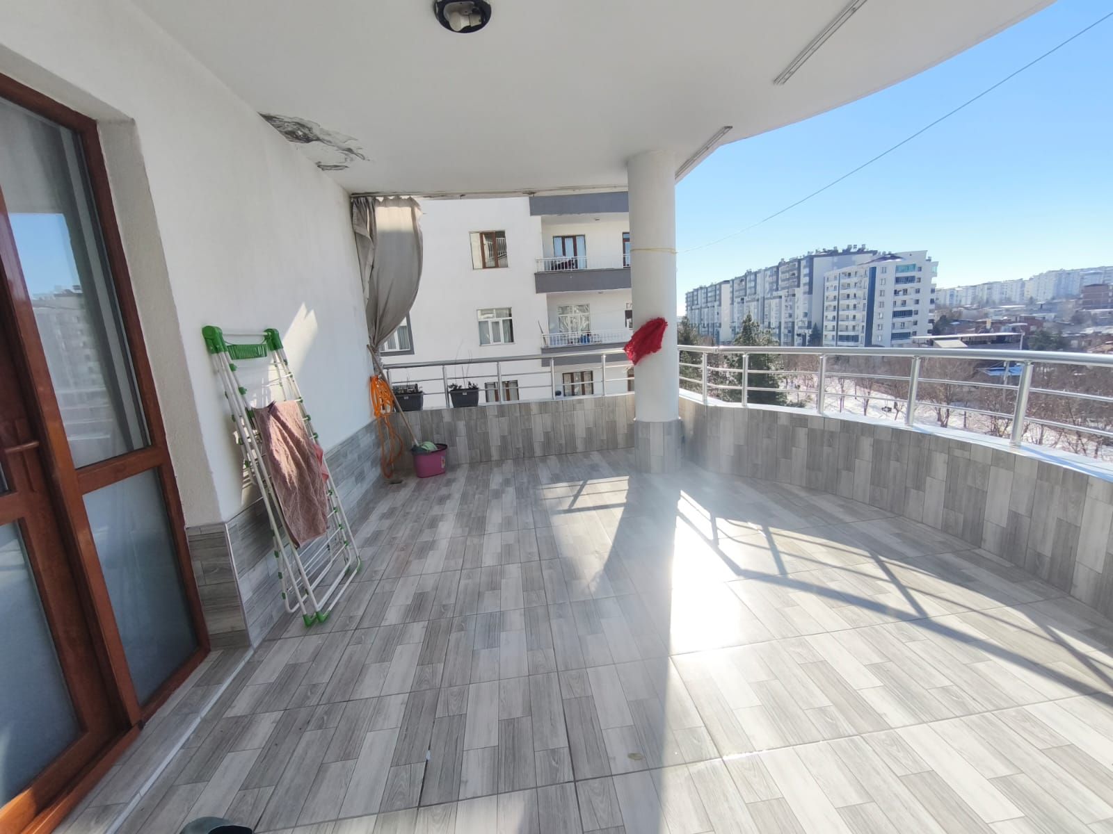 YENİYOL ROBOSKİ PARKI KARŞISI OPET PETROL YANI 3,5+1 SATILIK DAİRE