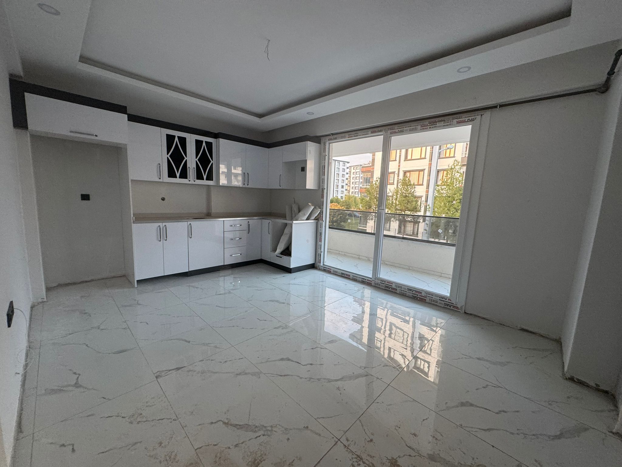 ZÜMRÜT KENT KARŞISI SIFIR YATIRIMLIK SIFIR DAİRE