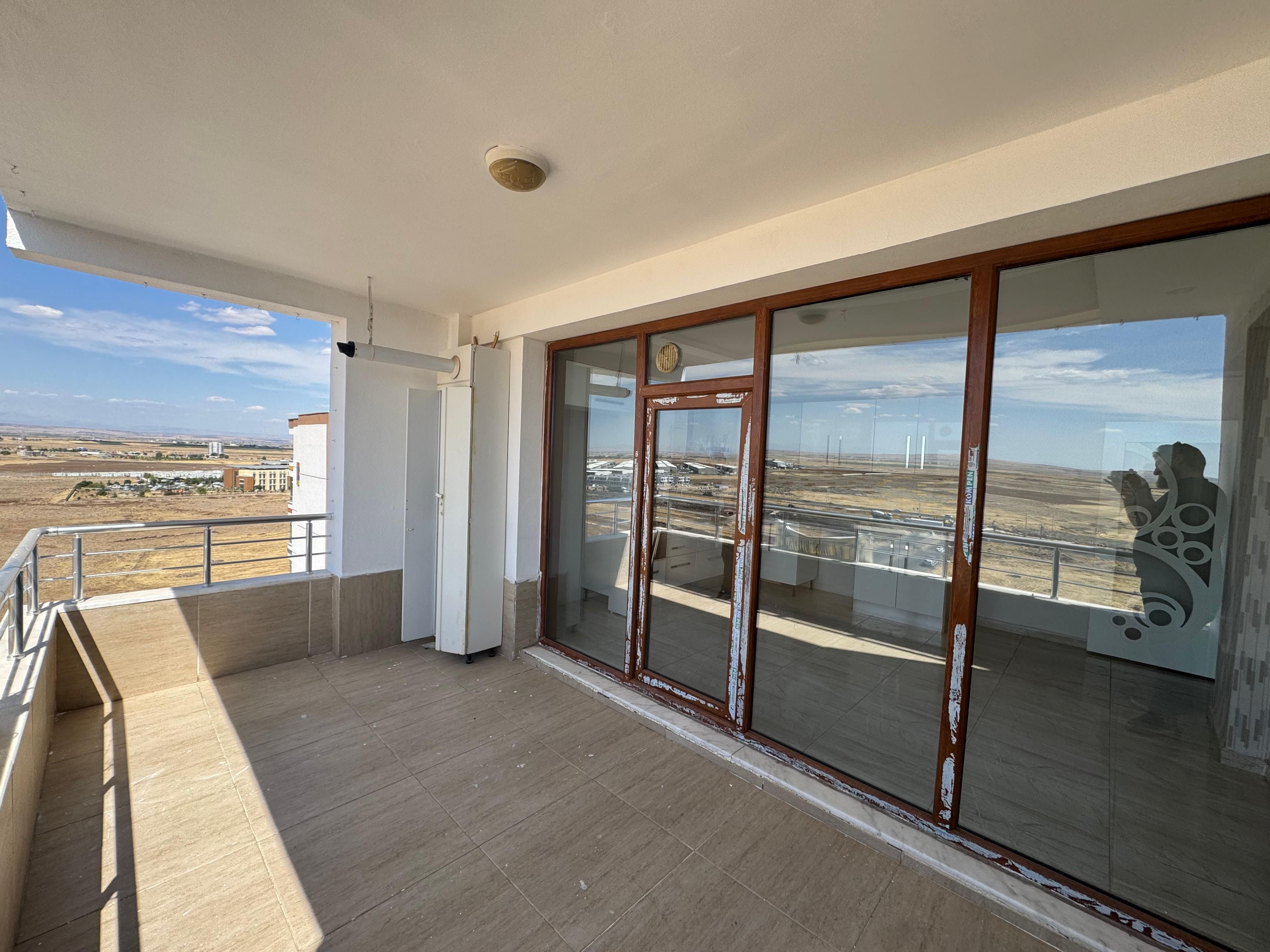 ARAŞTIRMA ARKASI , GENİŞ VE KULLANIŞLI 4+1 SATILIK DAİRE
