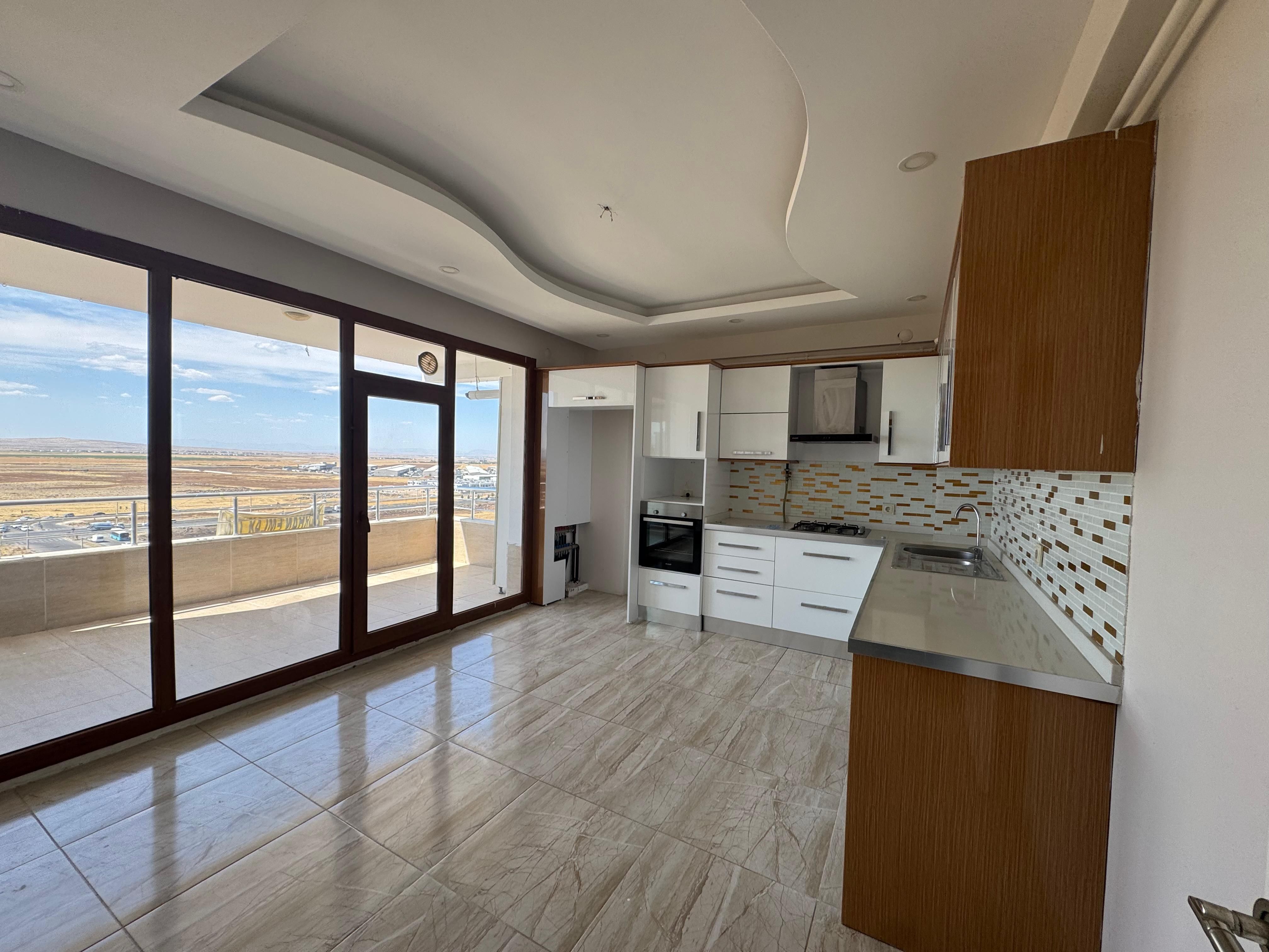 ARAŞTIRMA ARKASI , GENİŞ VE KULLANIŞLI 4+1 SATILIK DAİRE