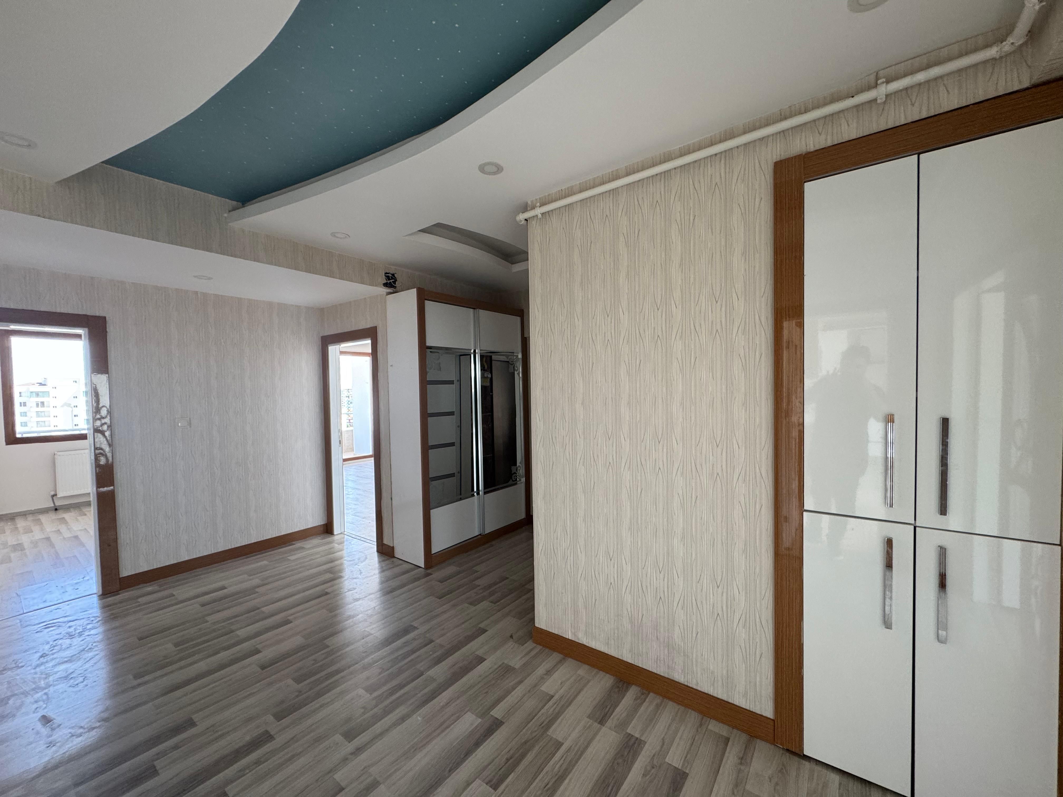 ARAŞTIRMA ARKASI , GENİŞ VE KULLANIŞLI 4+1 SATILIK DAİRE