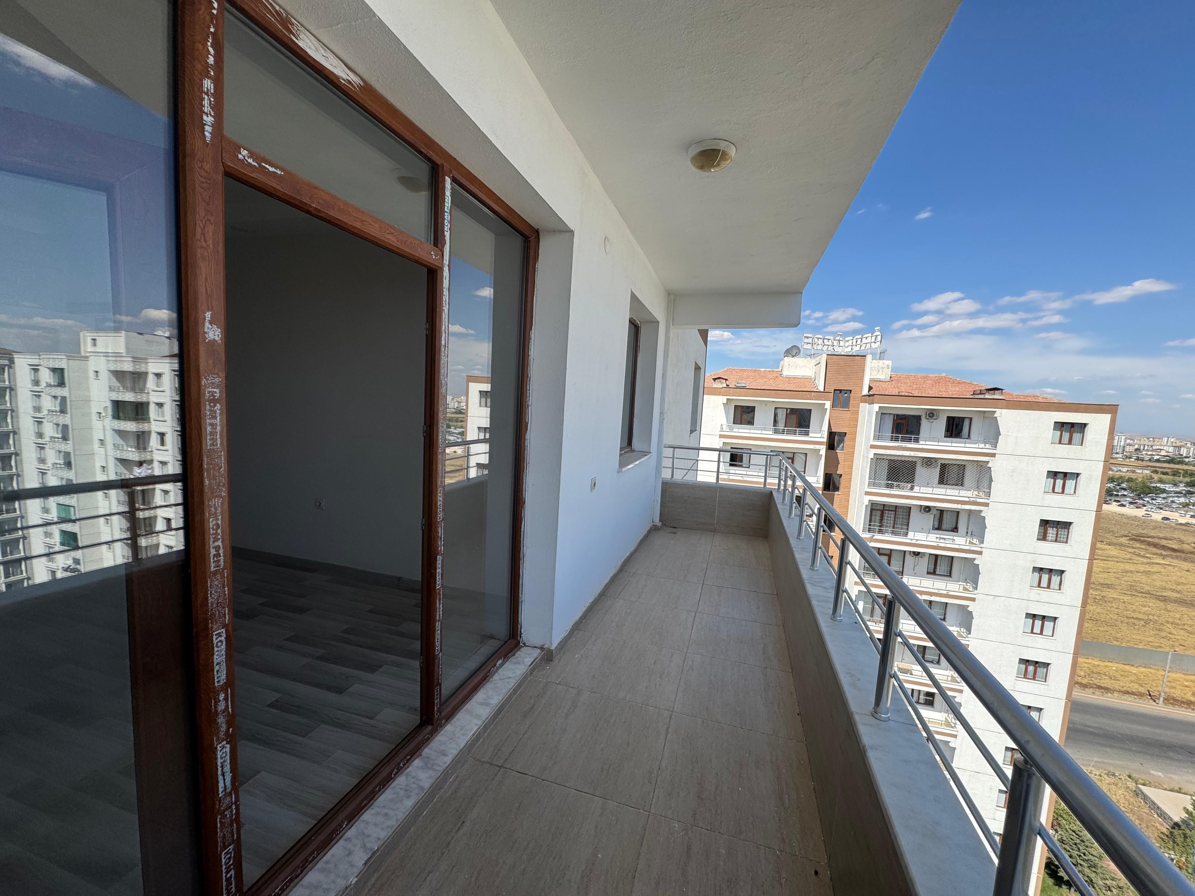 ARAŞTIRMA ARKASI , GENİŞ VE KULLANIŞLI 4+1 SATILIK DAİRE