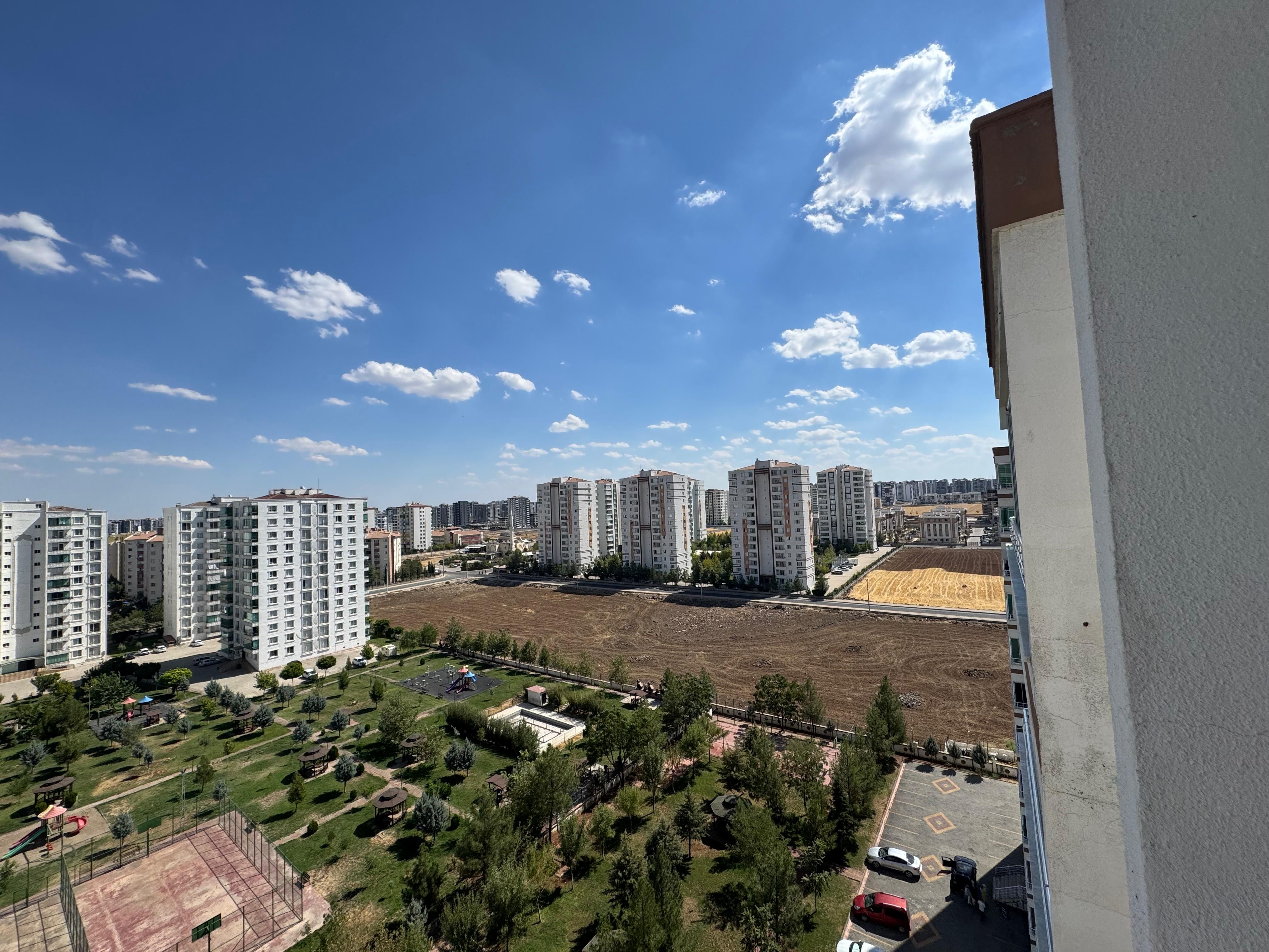 ARAŞTIRMA ARKASI , GENİŞ VE KULLANIŞLI 4+1 SATILIK DAİRE