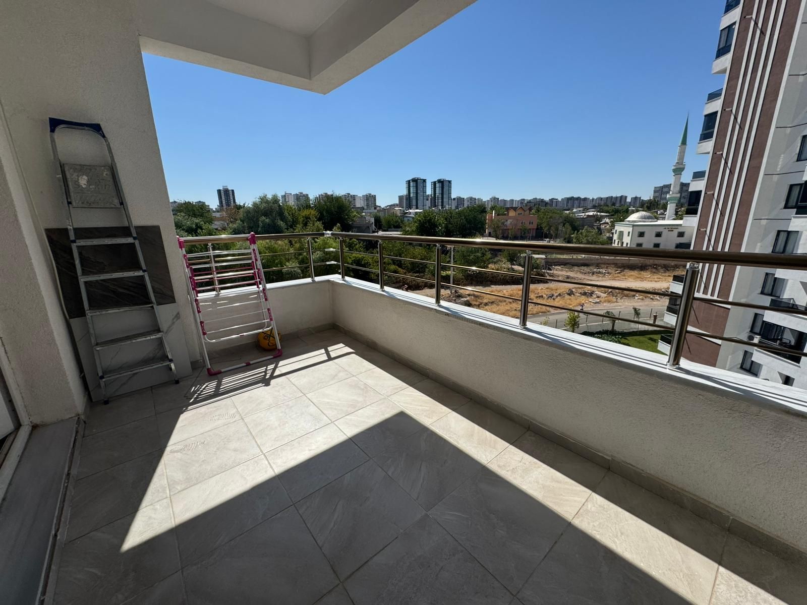 75 YOL BİTİMİ SATILIK 4,5+1 FULL MASRAFLI SATILIK DAİRE