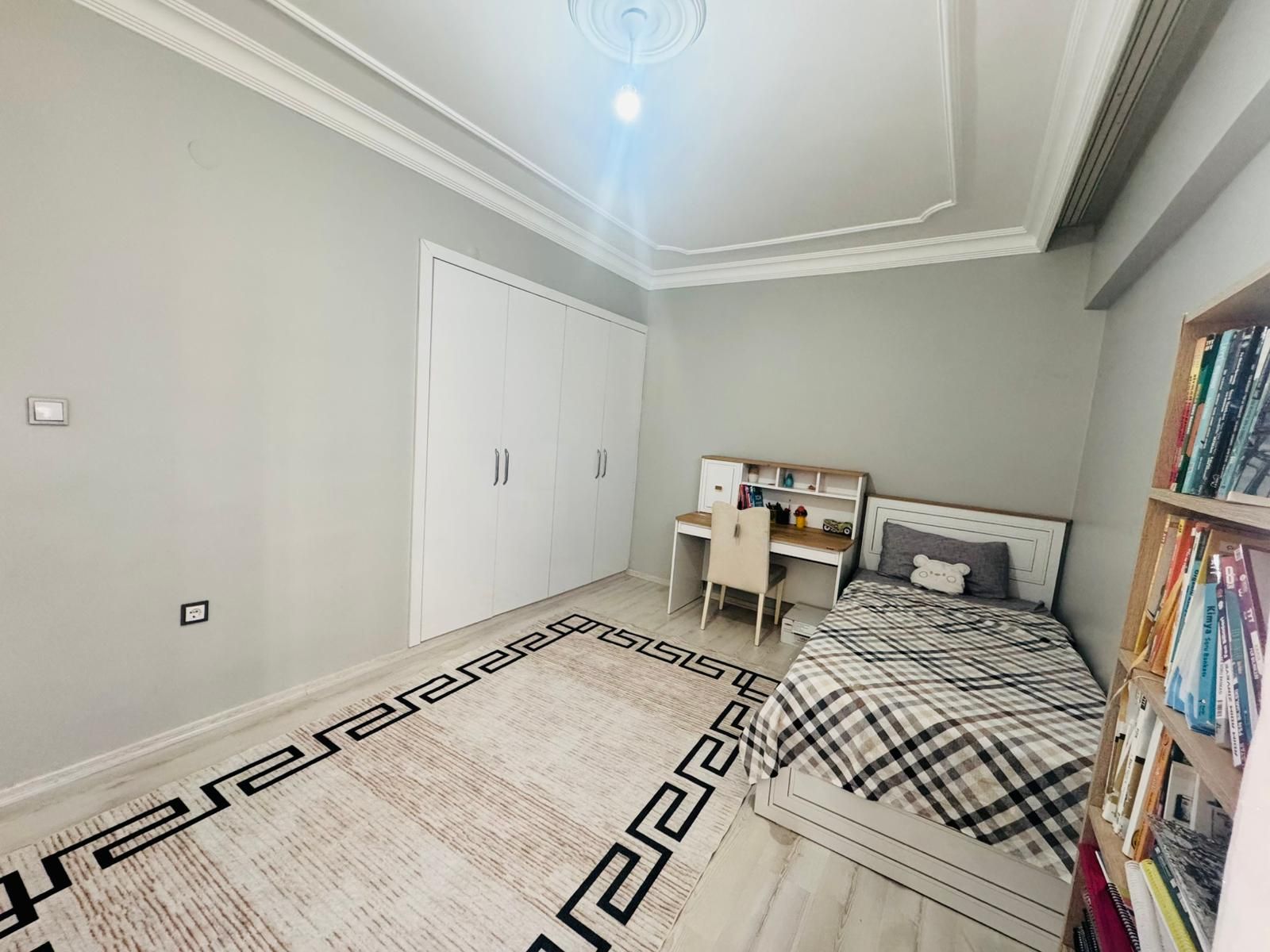 KENT MEYDANI AŞAĞISINDA MUSA ANTERDE 3+1 İÇİ YAPILI DAİRE