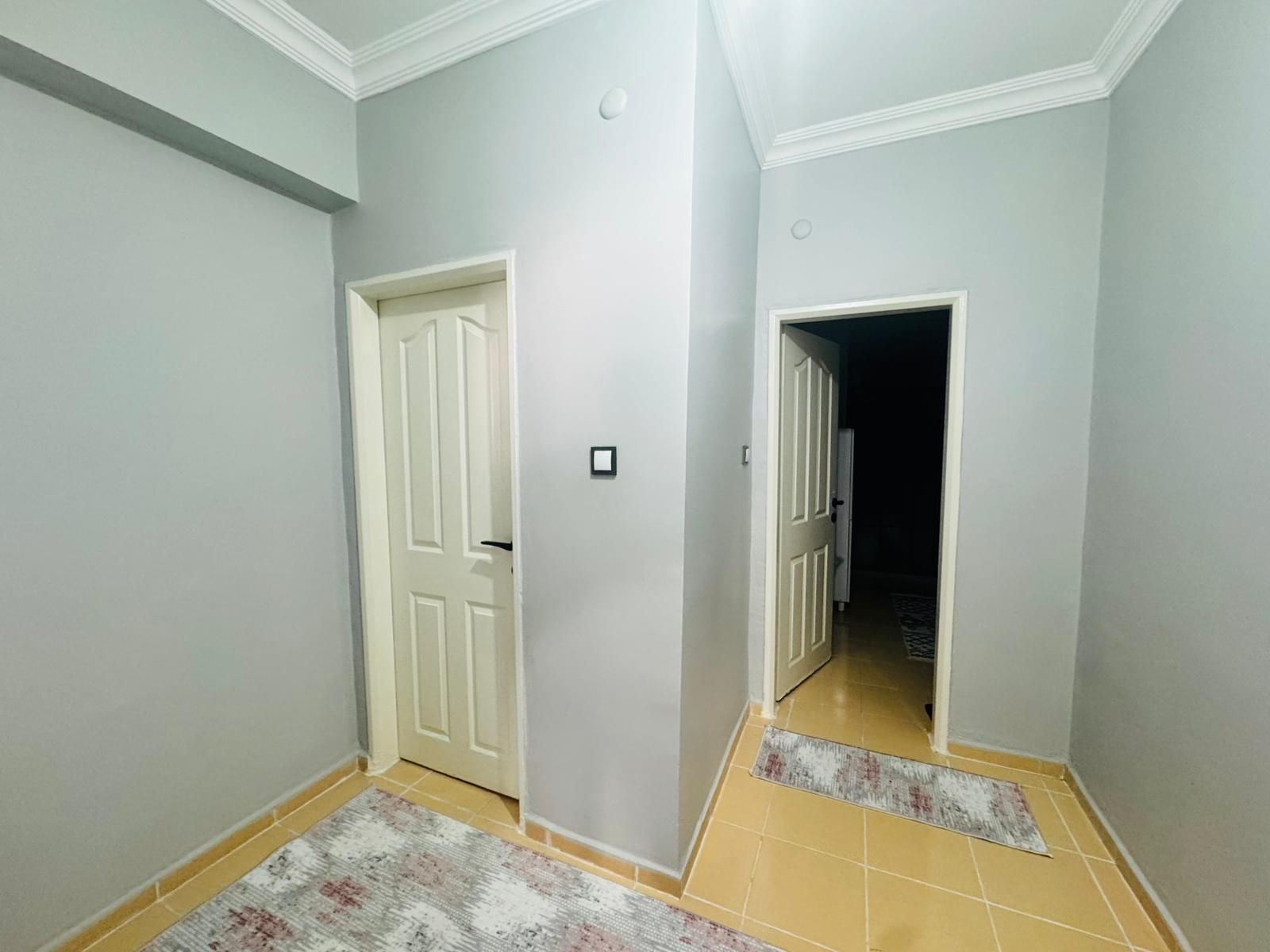 KENT MEYDANI AŞAĞISINDA MUSA ANTERDE 3+1 İÇİ YAPILI DAİRE