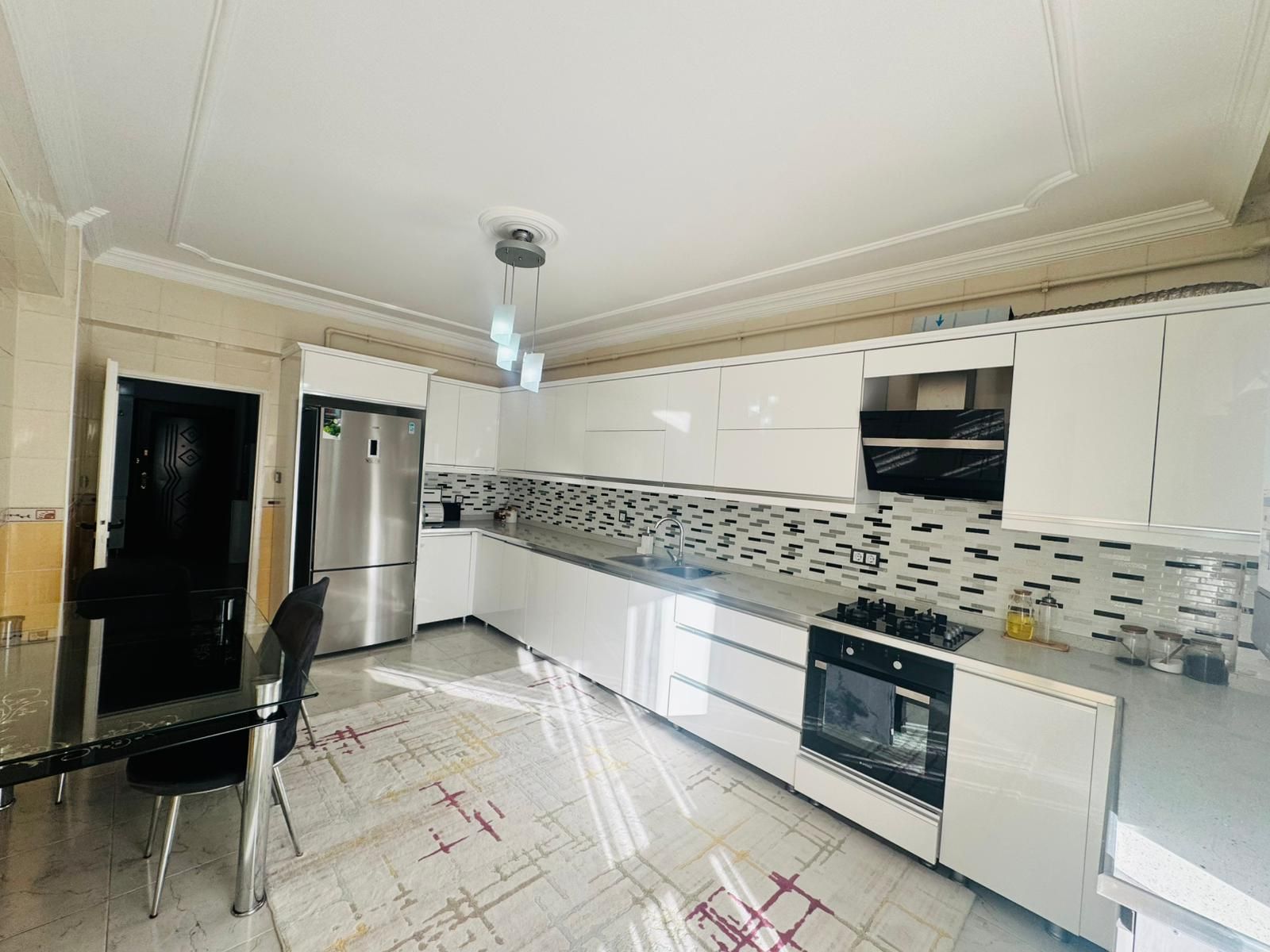 KENT MEYDANI AŞAĞISINDA MUSA ANTERDE 3+1 İÇİ YAPILI DAİRE