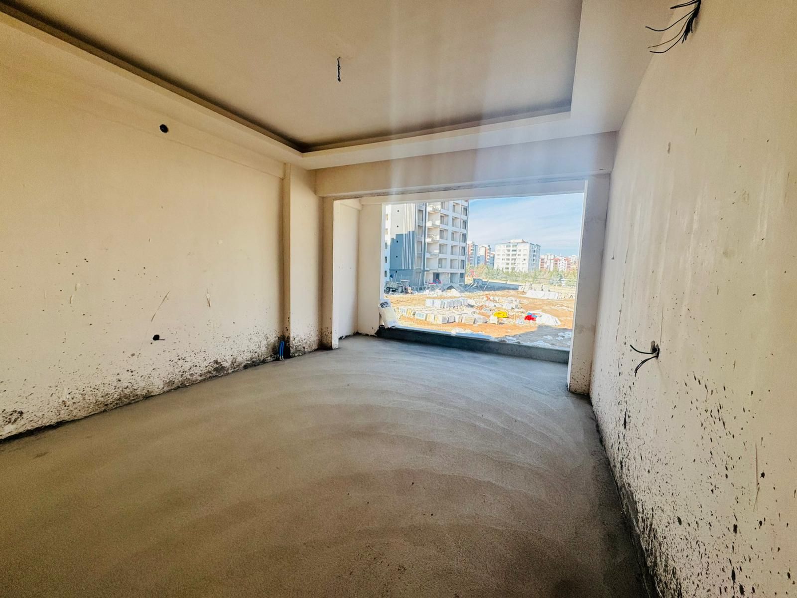 YENİŞEHİR DÖNÜMLÜ MAHALESİNDE 2+1 LÜKS DAİRE