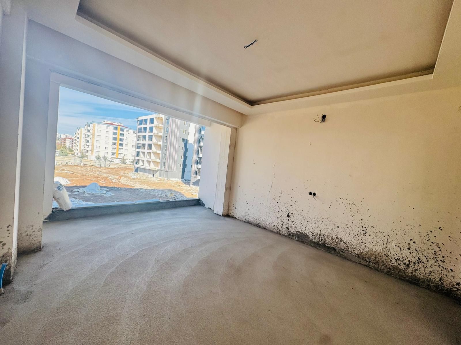 YENİŞEHİR DÖNÜMLÜ MAHALESİNDE 2+1 LÜKS DAİRE