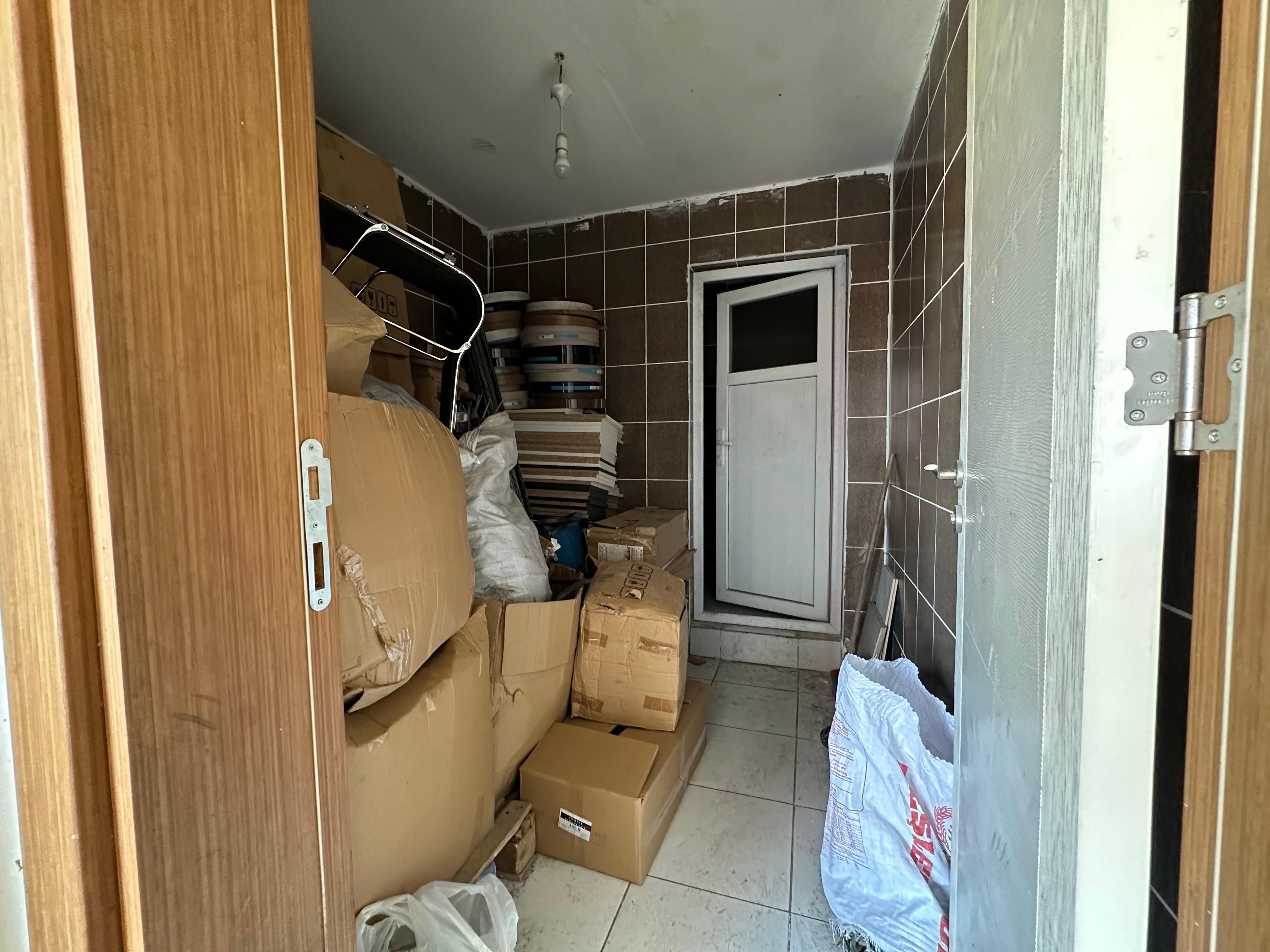 MEGA SANAYİDE 400M2 SATILIK FIRSAT DÜKKAN