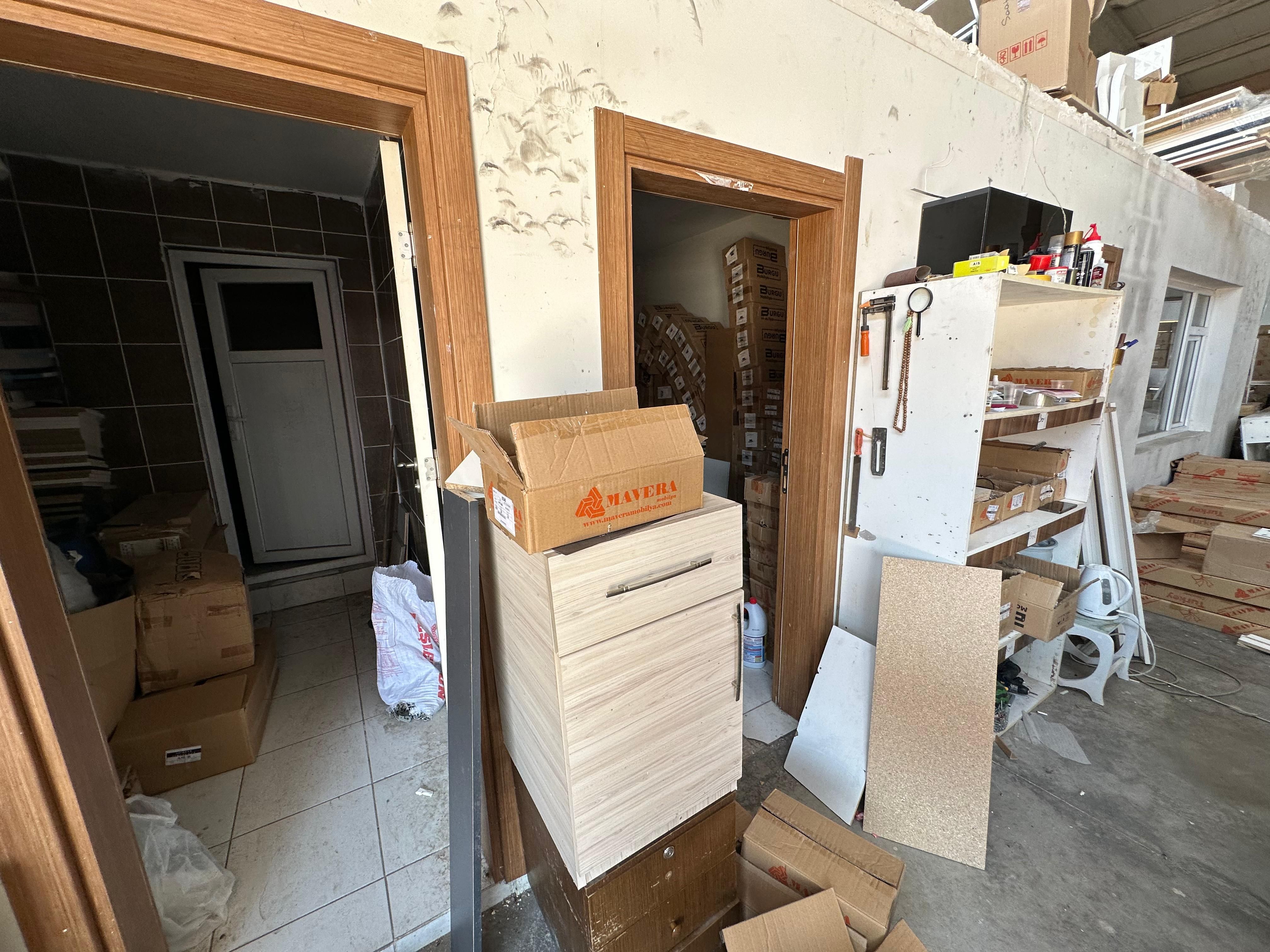 MEGA SANAYİDE 400M2 SATILIK FIRSAT DÜKKAN